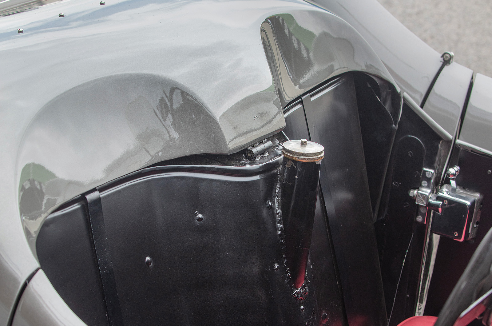 Classic & Sports Car – Jaguar SS100: Goodwood’s first winner