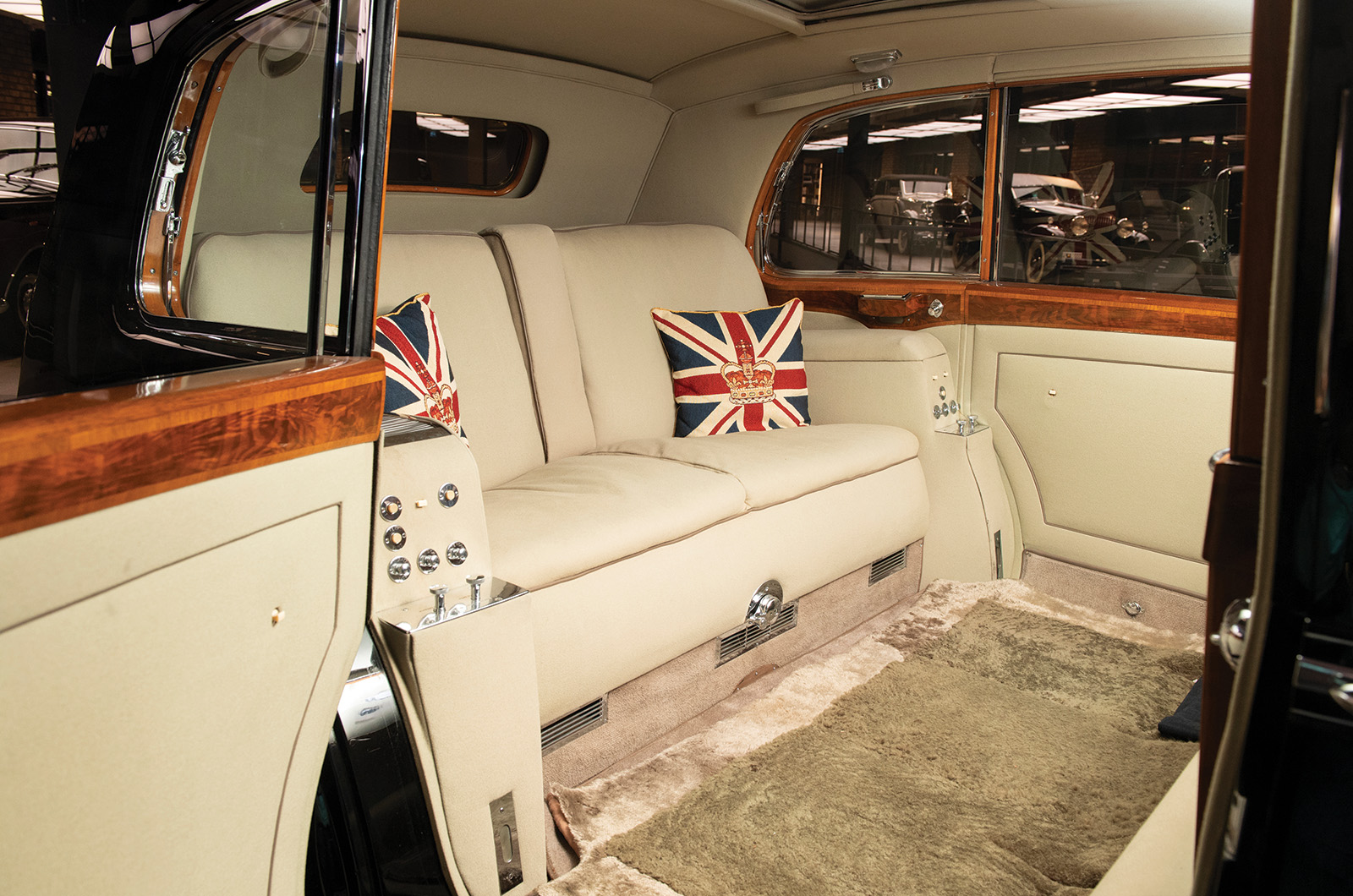 Classic & Sports Car – Rolls-Royce Phantom: 100 years at the top