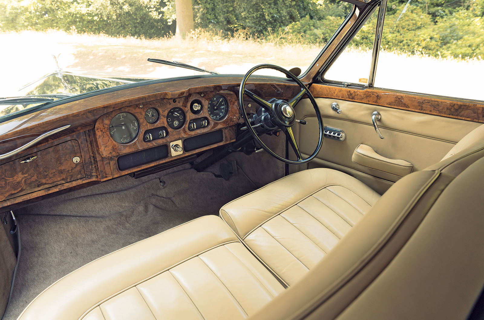 Classic & Sports Car – Rolls-Royce Phantom: 100 years at the top