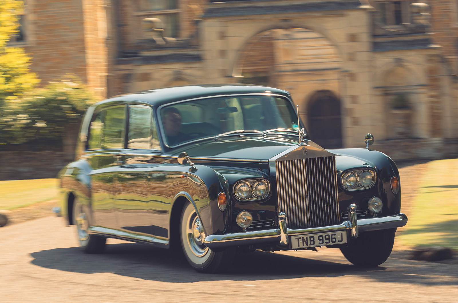 Classic & Sports Car – Rolls-Royce Phantom: 100 years at the top