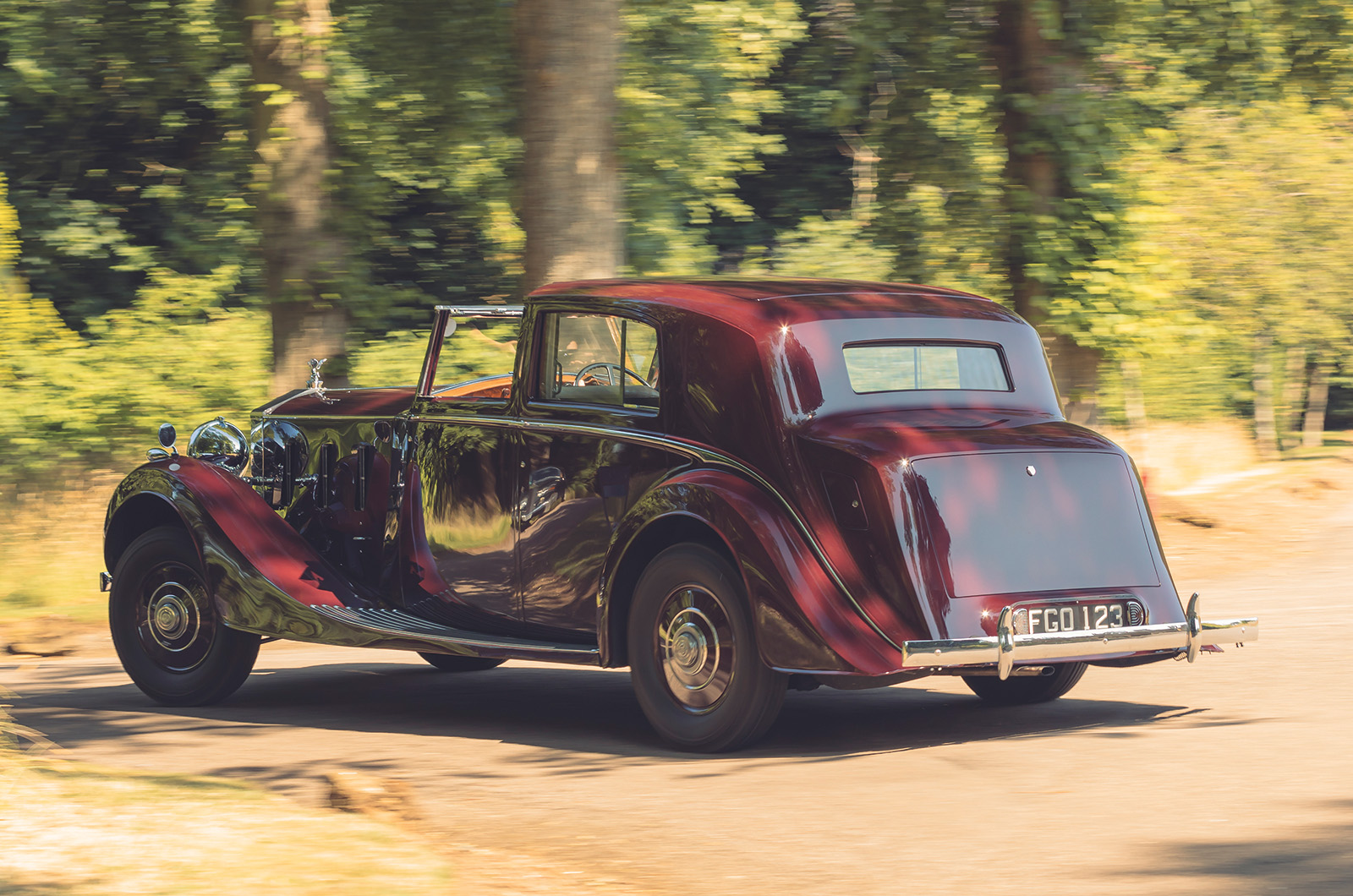 Classic & Sports Car – Rolls-Royce Phantom: 100 years at the top