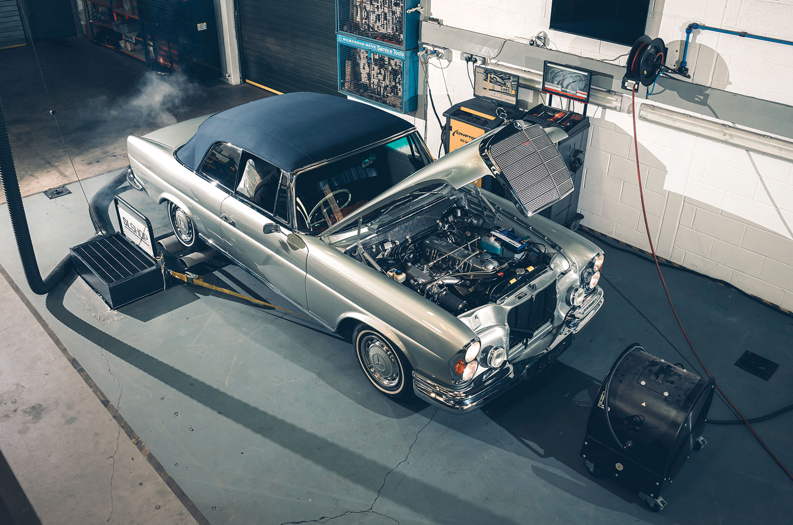 Classic & Sports Car – The specialist: SL Shop