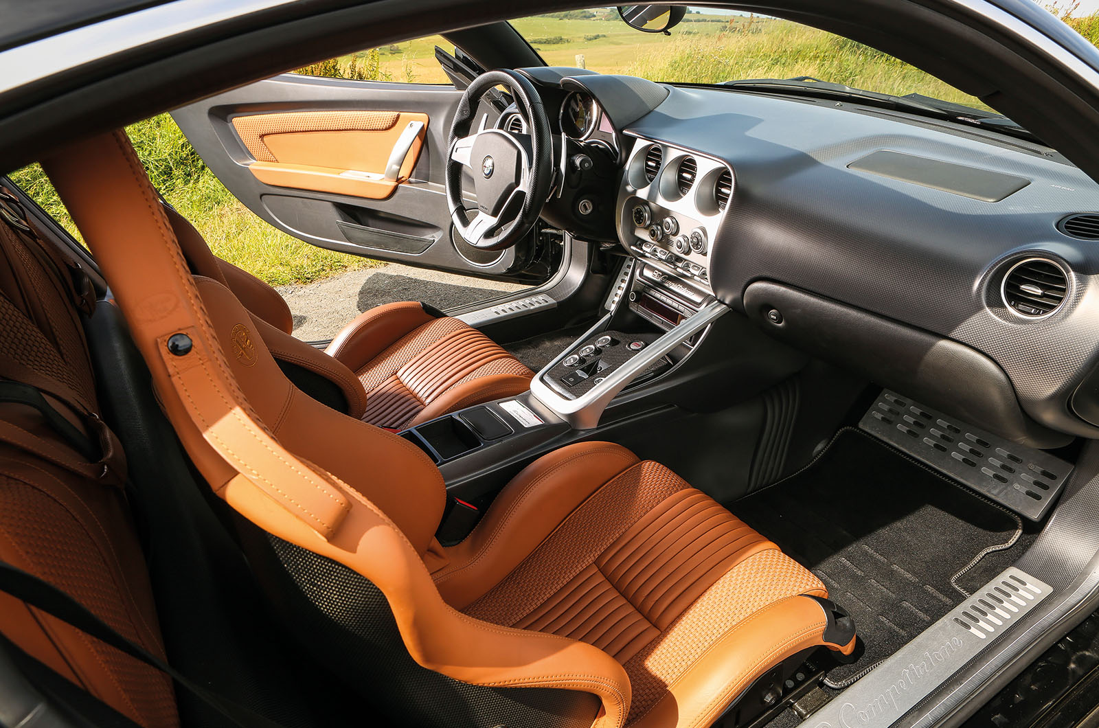 Classic & Sports Car – Alfa Romeo 8C Competizione and Spider: legend reborn