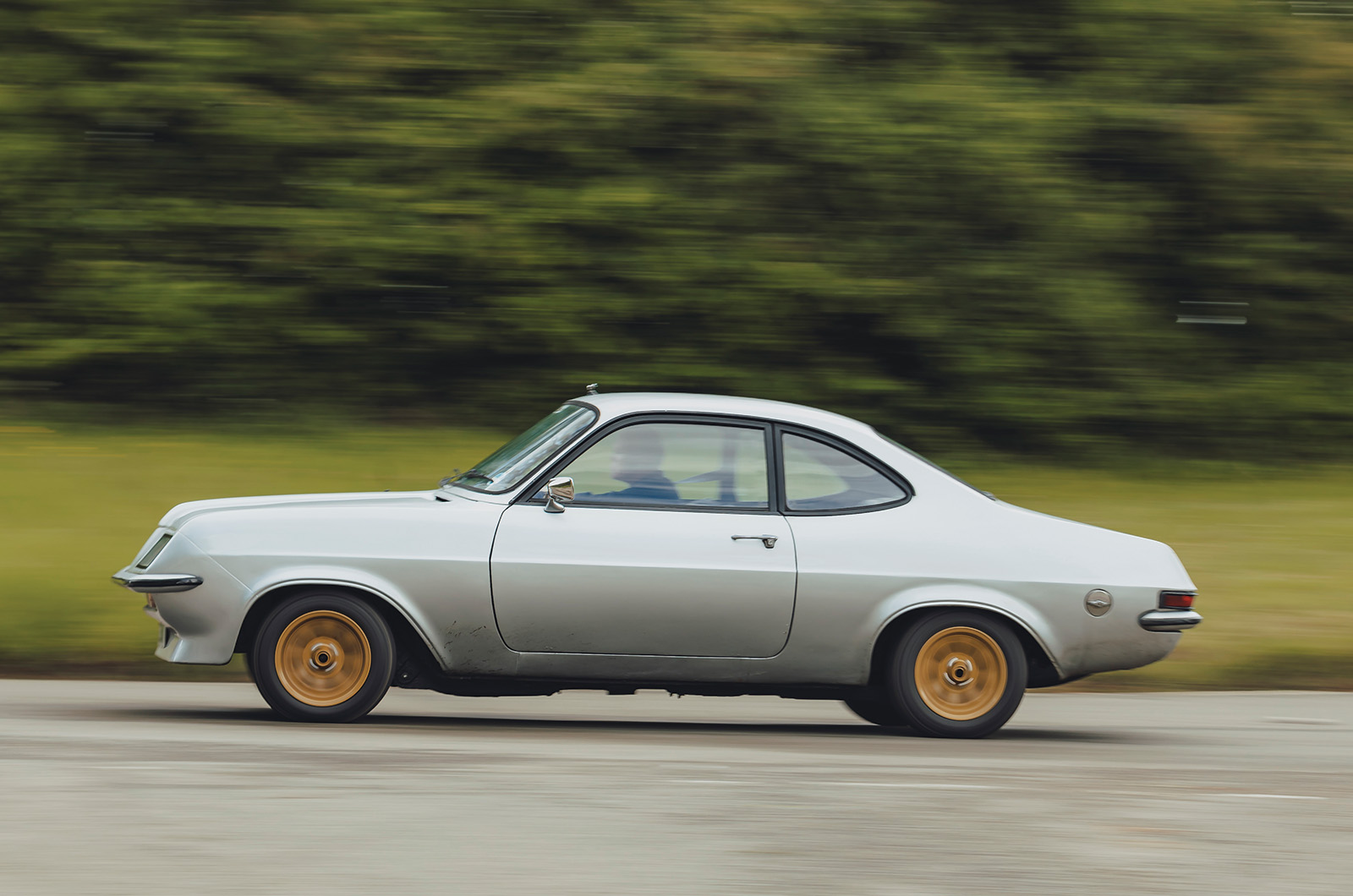 Classic & Sports Car – Ford Capri II vs Toyota Celica vs Vauxhall Firenza: style on a budget