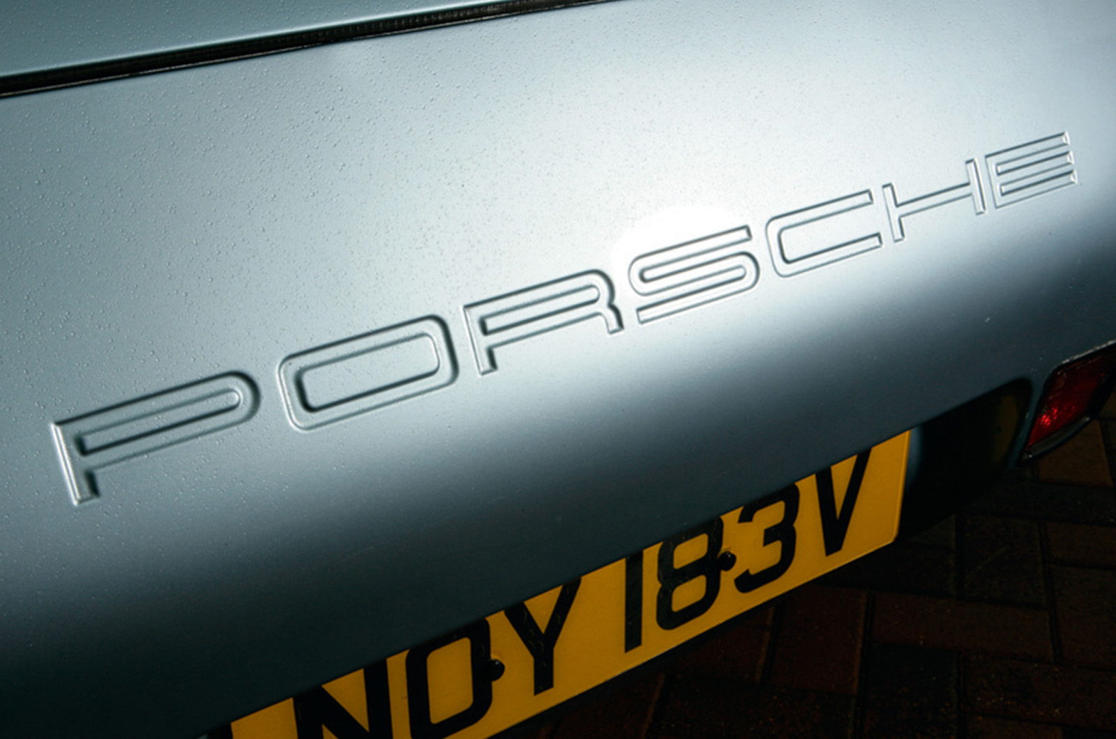 Classic & Sports Car – Porsche 928: technical knockout