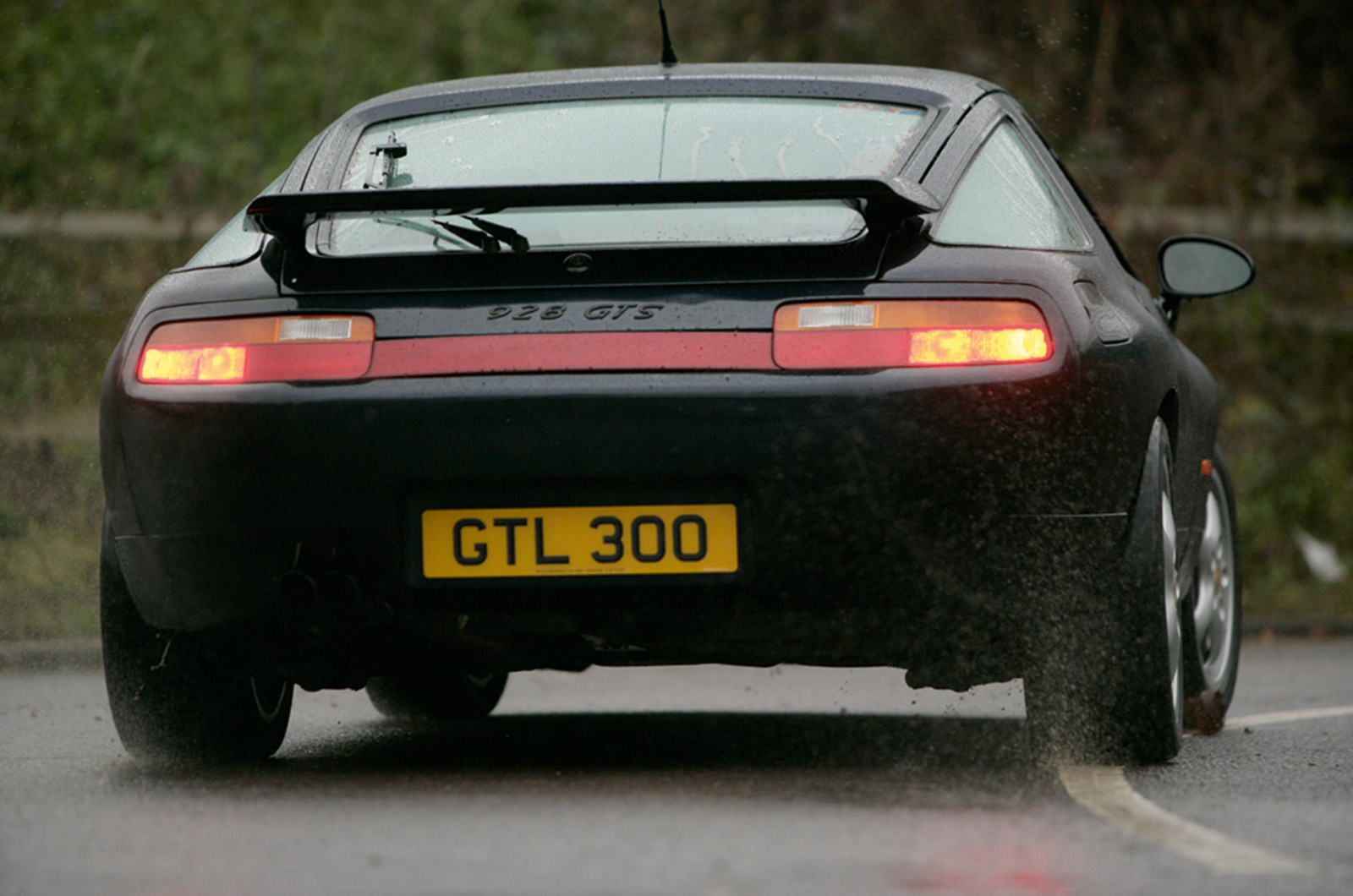 Classic & Sports Car – Porsche 928: technical knockout