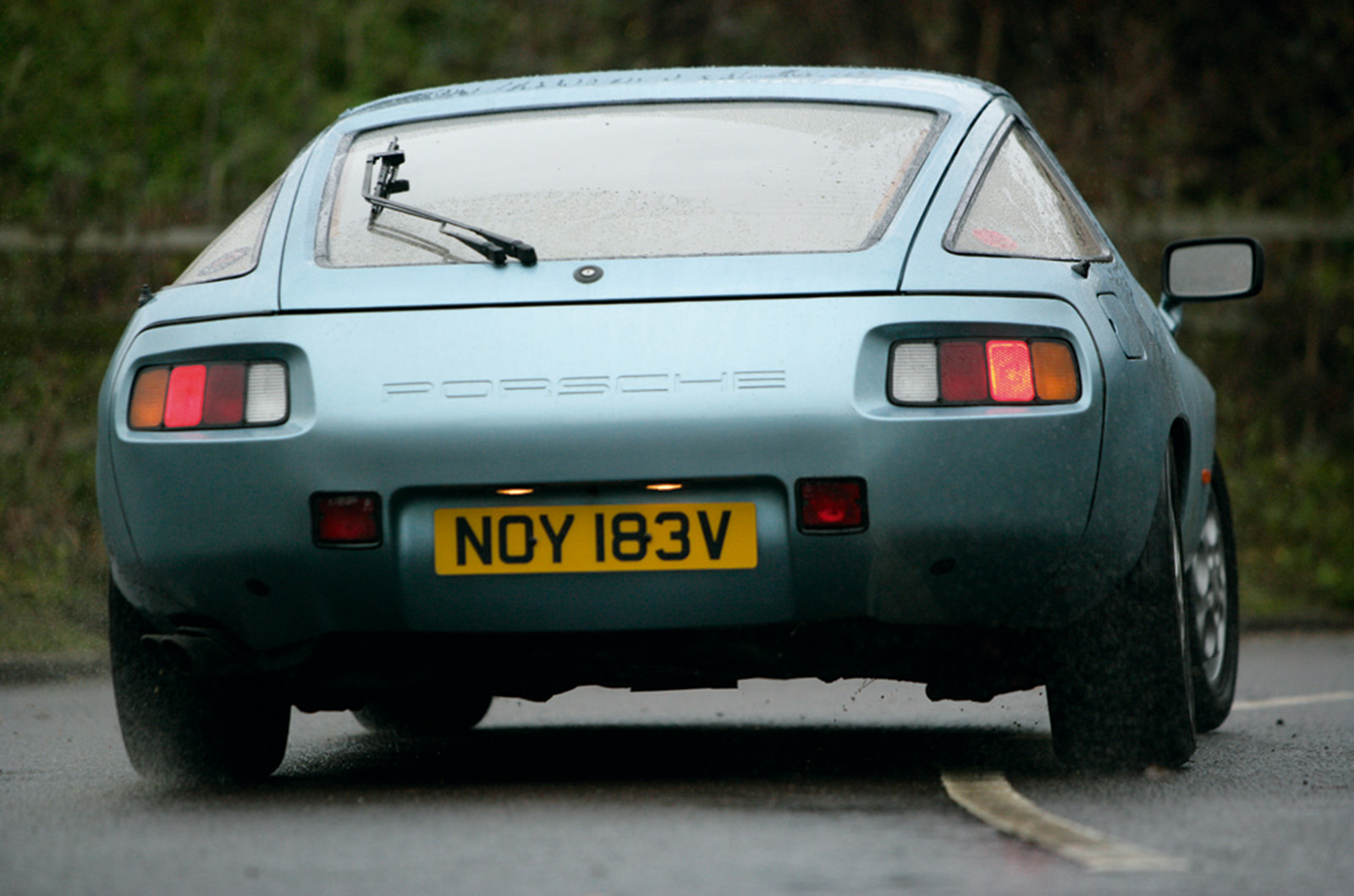 Classic & Sports Car – Porsche 928: technical knockout