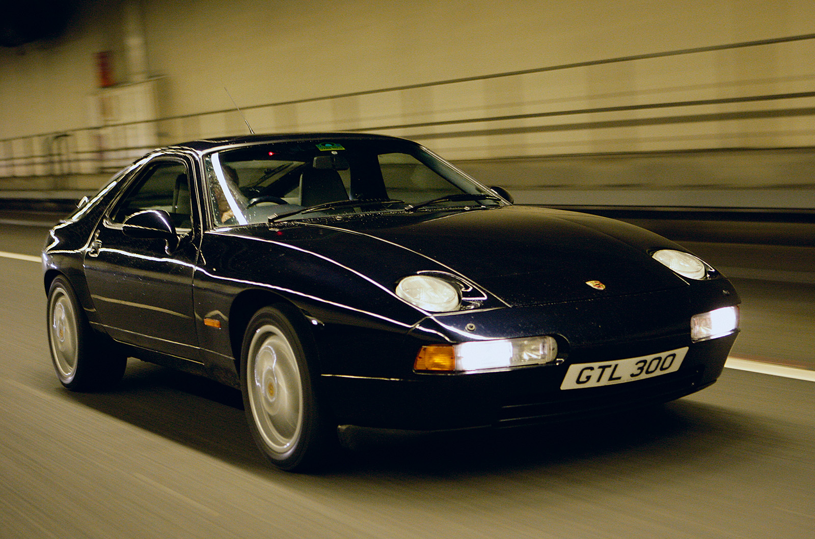 Classic & Sports Car – Porsche 928: technical knockout