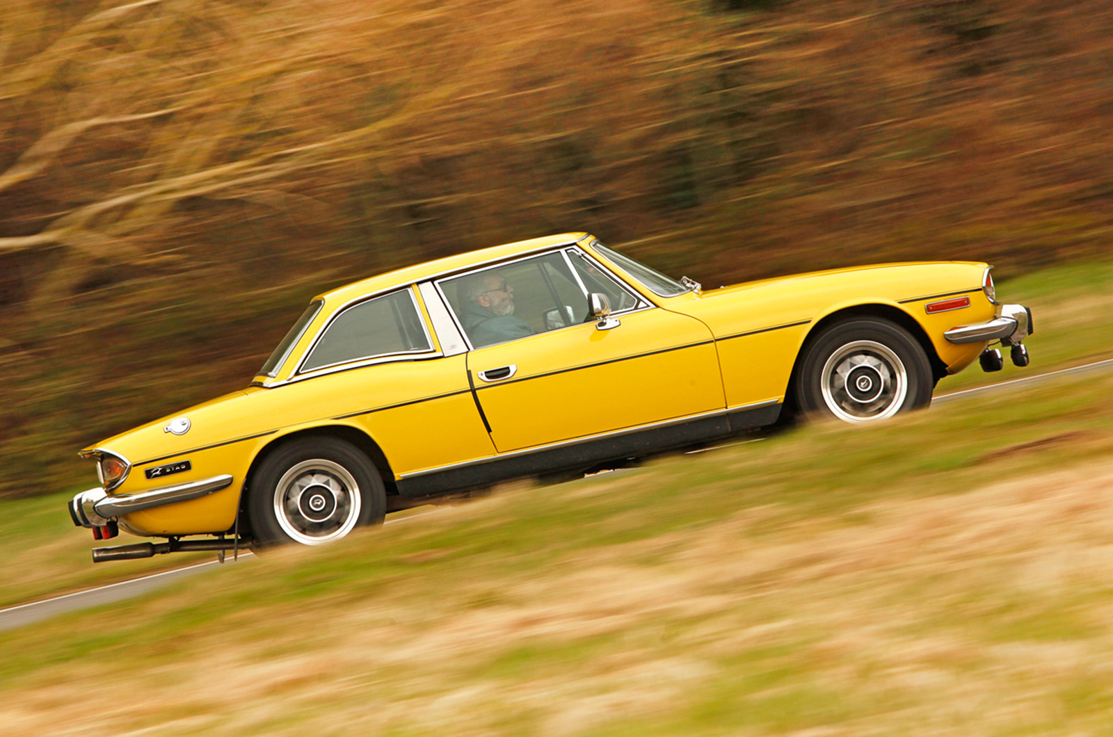 Classic & Sports Car – MGB GT V8 vs Triumph Stag: in-house rivals