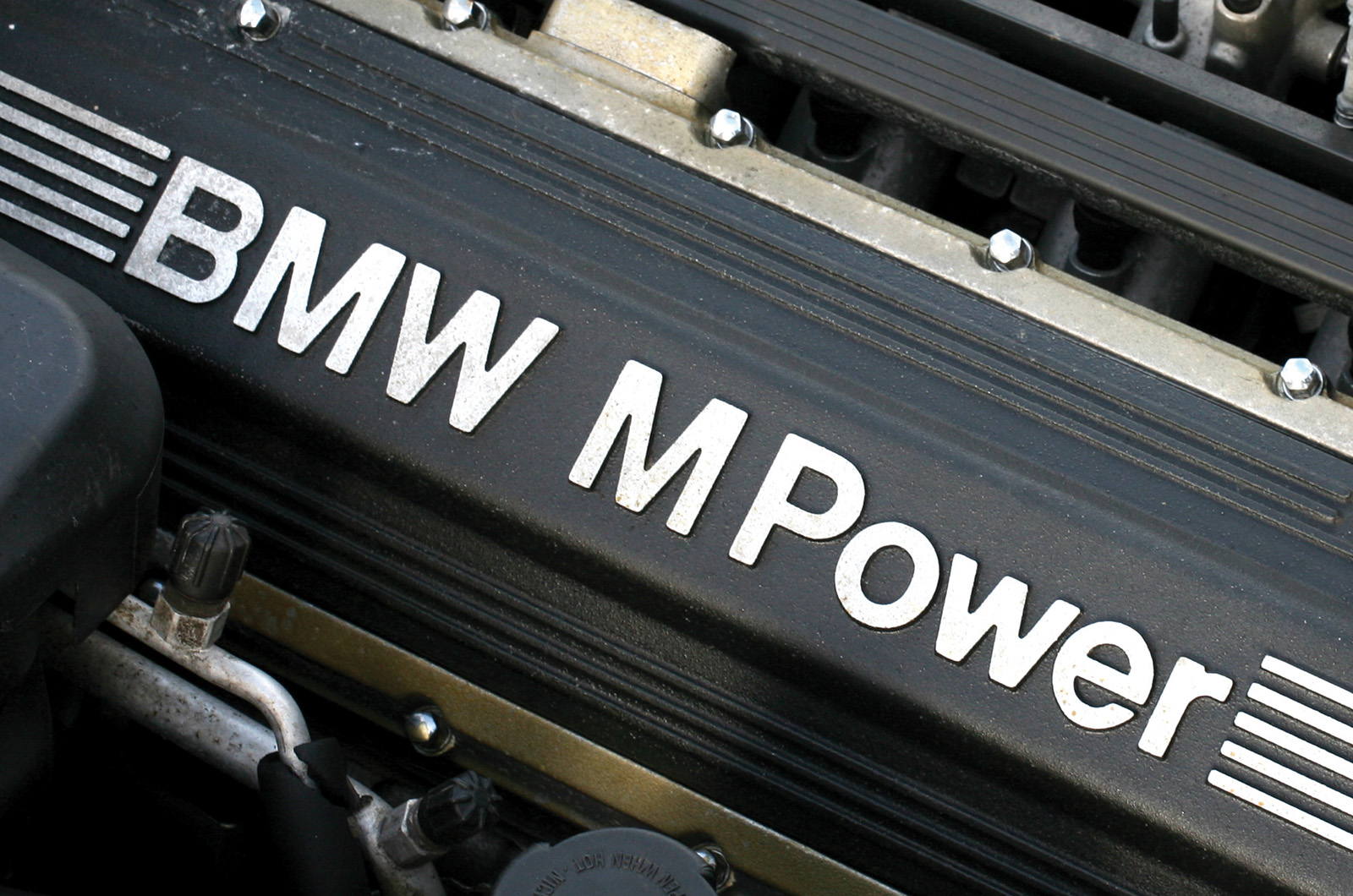 Classic & Sports Car – BMW M5 Touring vs Audi RS2: estates with extra spice