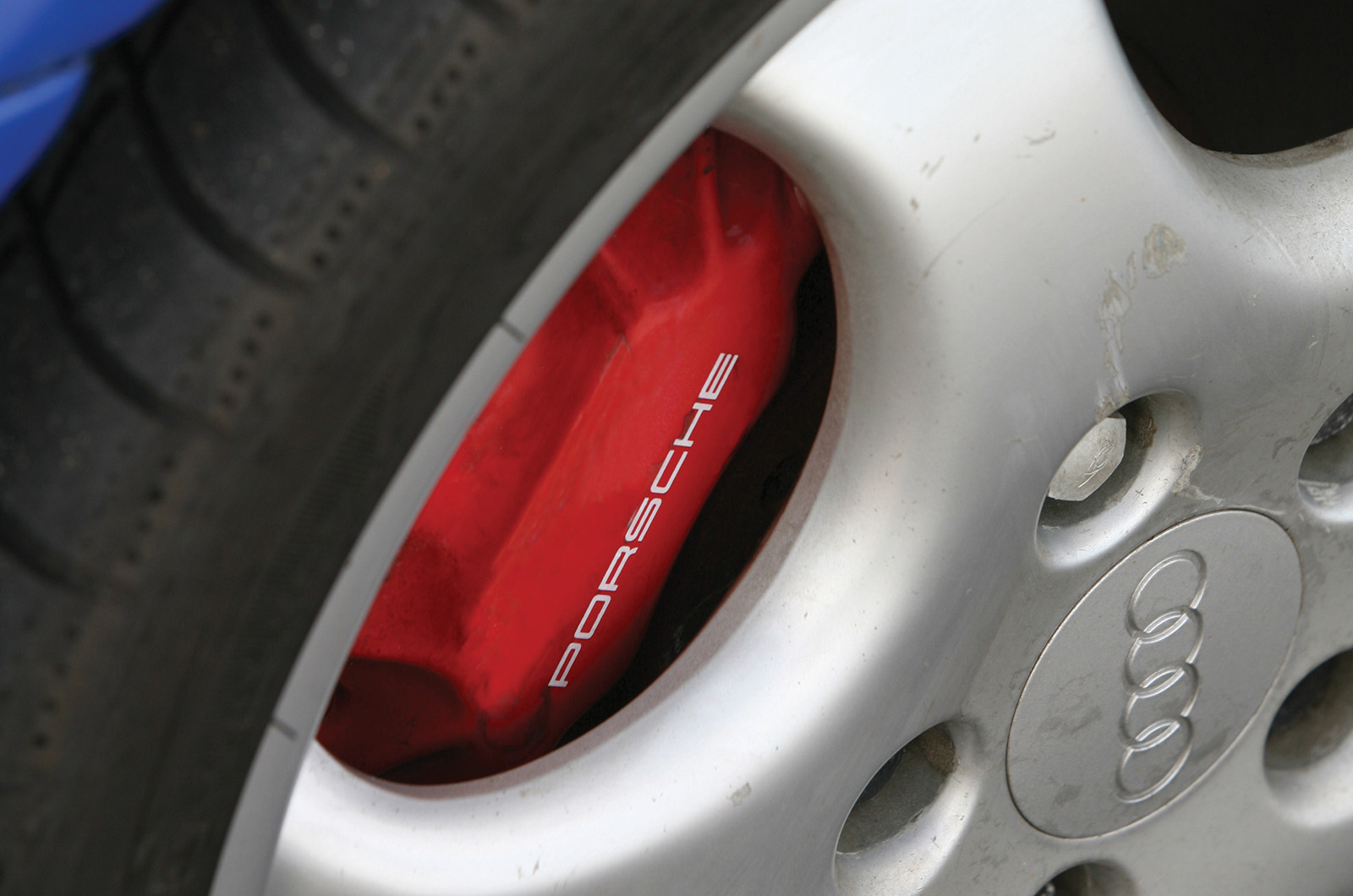 Classic & Sports Car – BMW M5 Touring vs Audi RS2: estates with extra spice