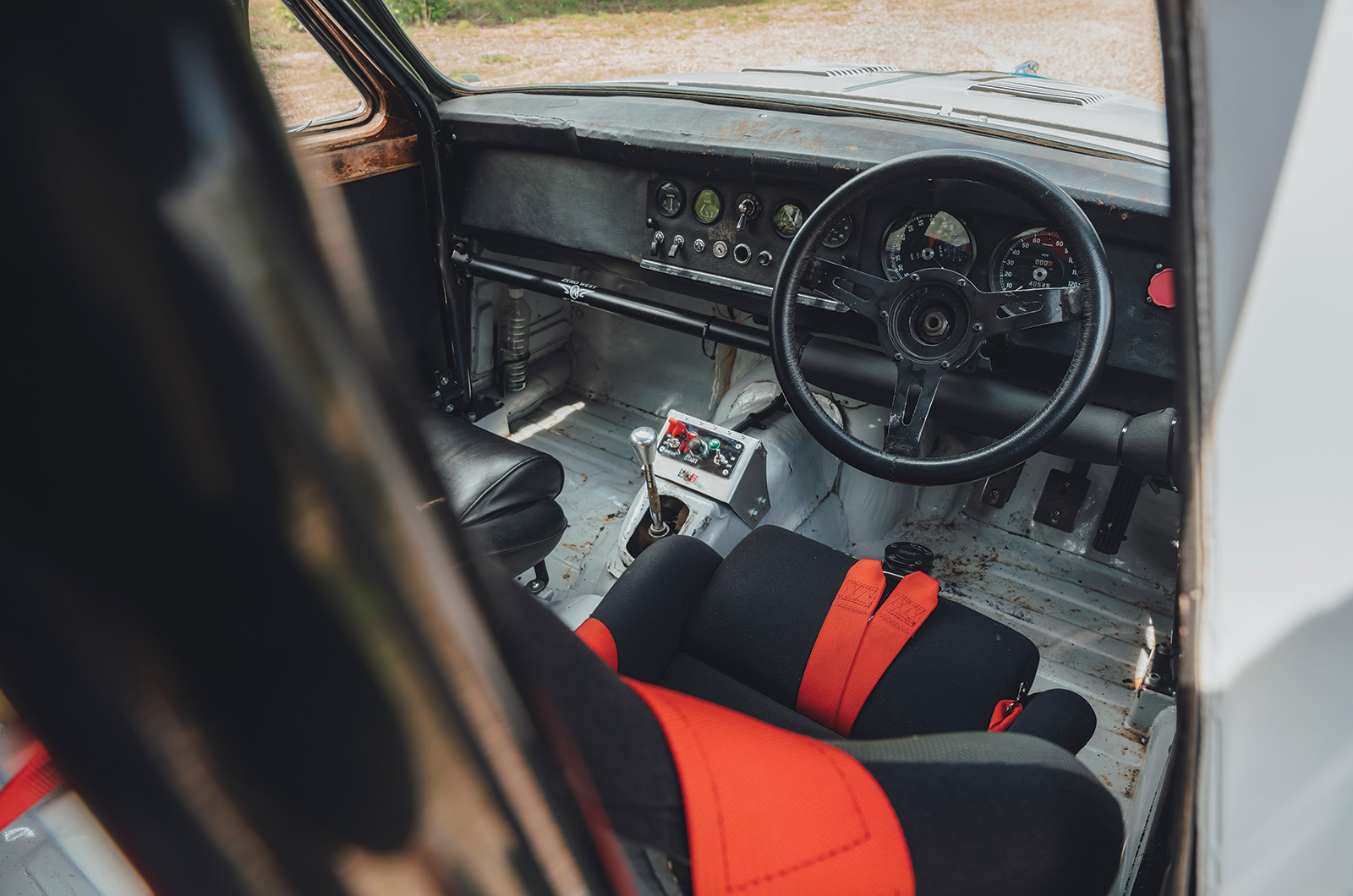 Classic & Sports Car – Jaguar E-type, Mk1 and Mk2: John Coombs’ modified Big Cats