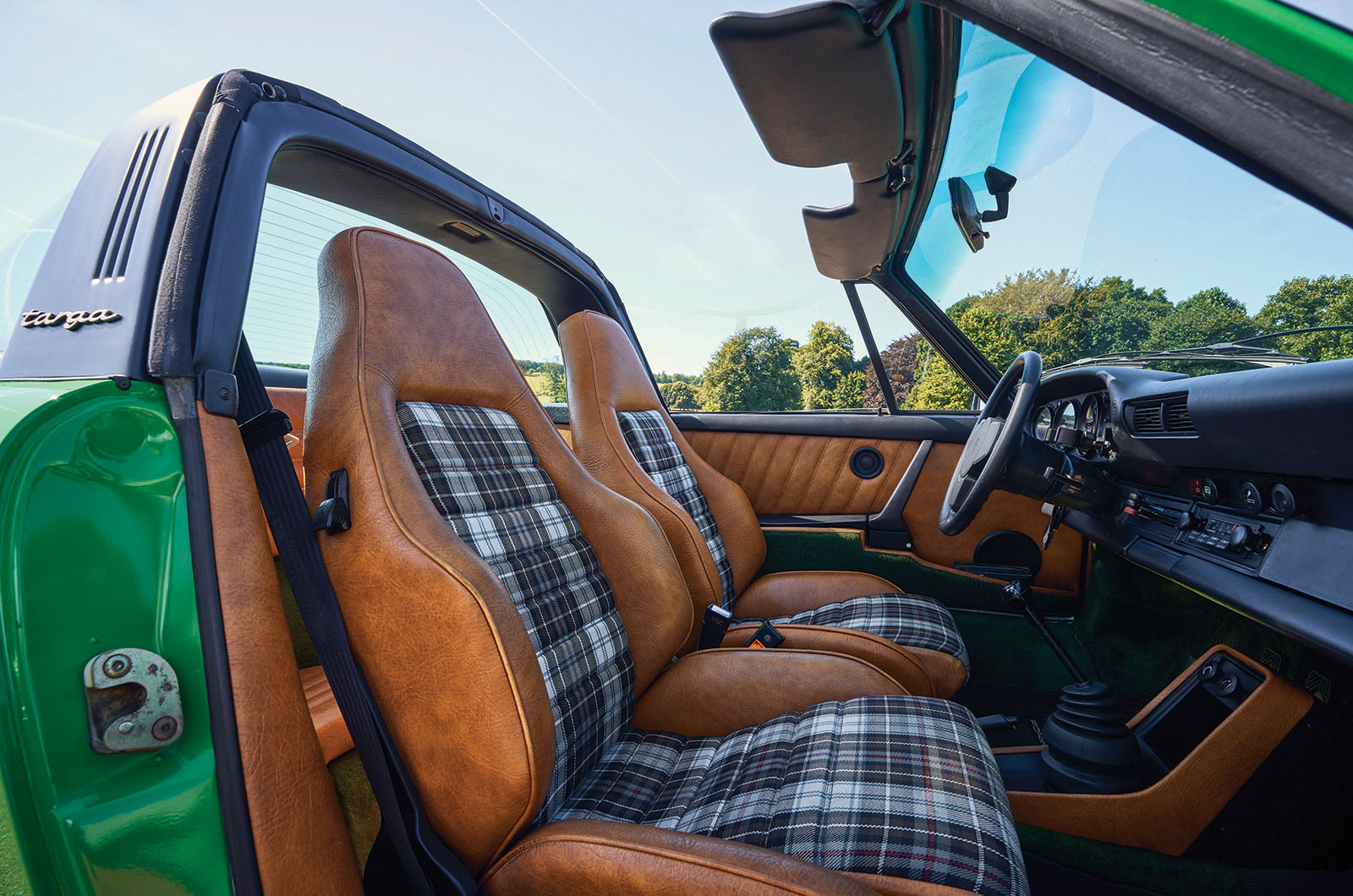 Classic & Sports Car – Porsche 911 targas: lifting the lid