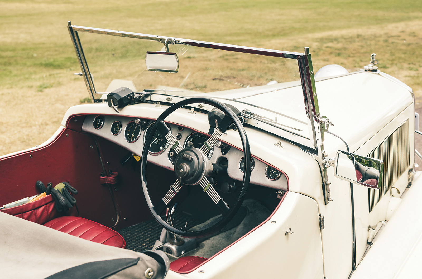 Classic & Sports Car – Wolseley Hornet Special: bodies of evidence