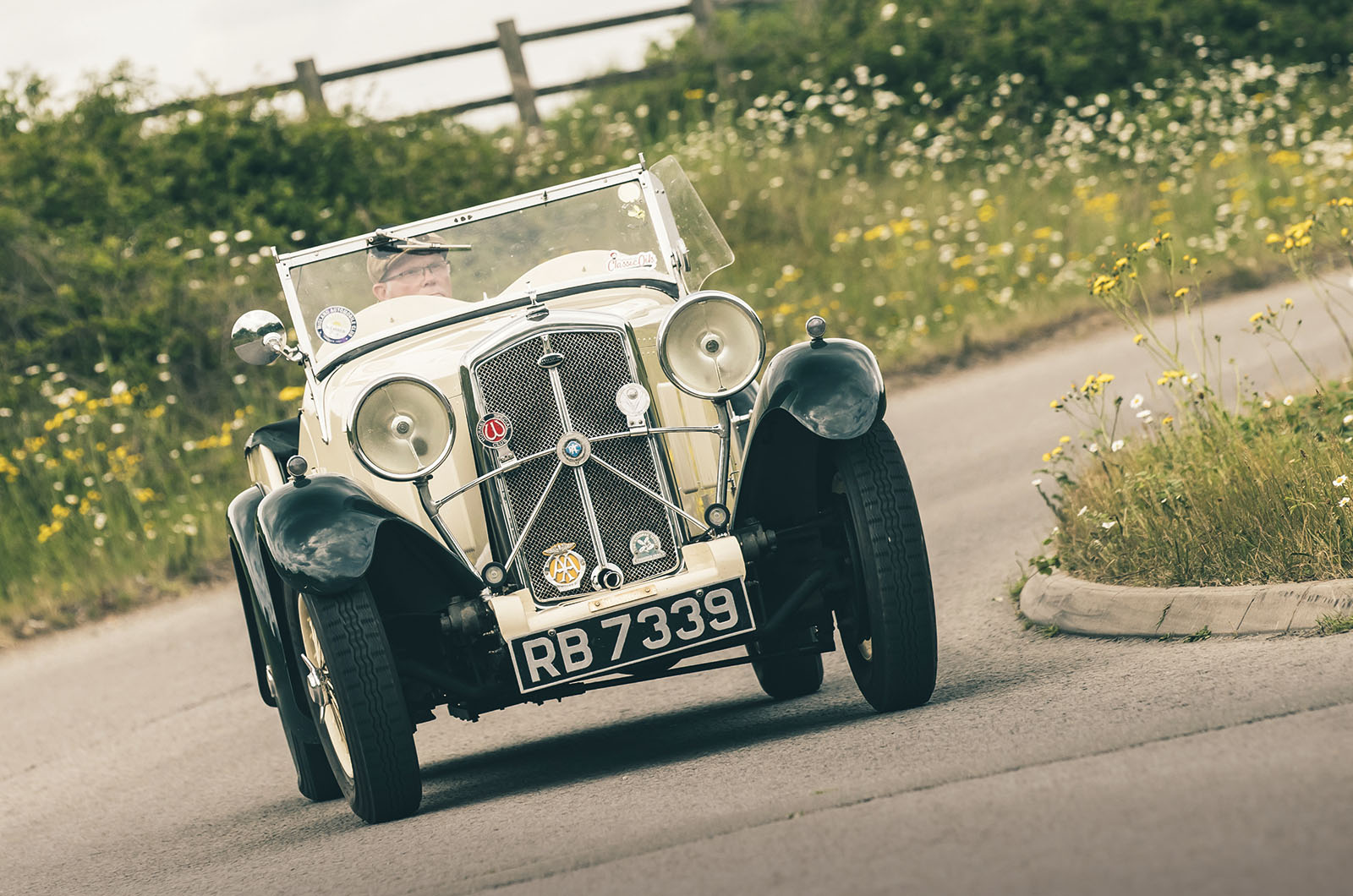 Classic & Sports Car – Wolseley Hornet Special: bodies of evidence