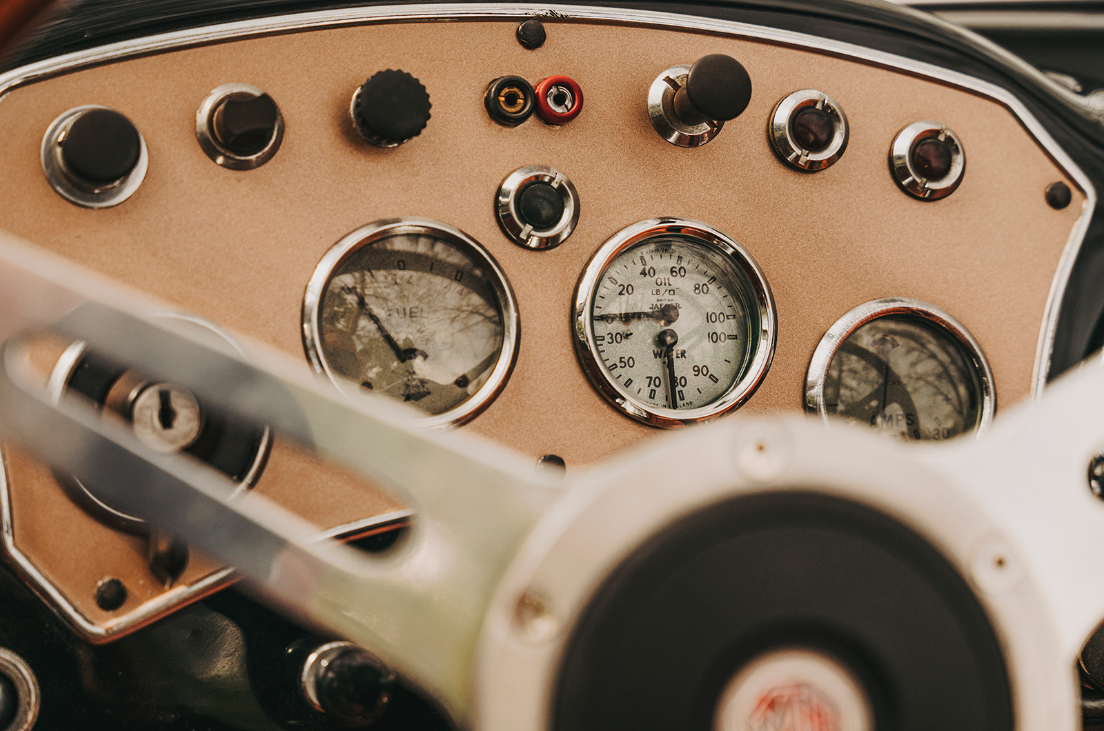 Classic & Sports Car – Arnolt-MG dhc: British engineering, Latin style