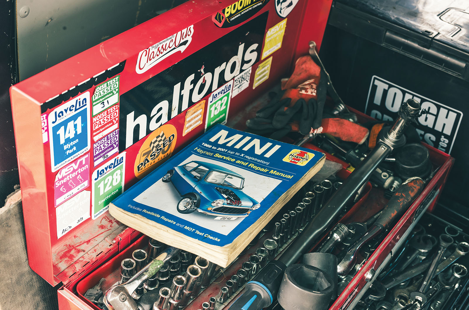 Classic & Sports Car – Mighty Minis: historic racing on a budget