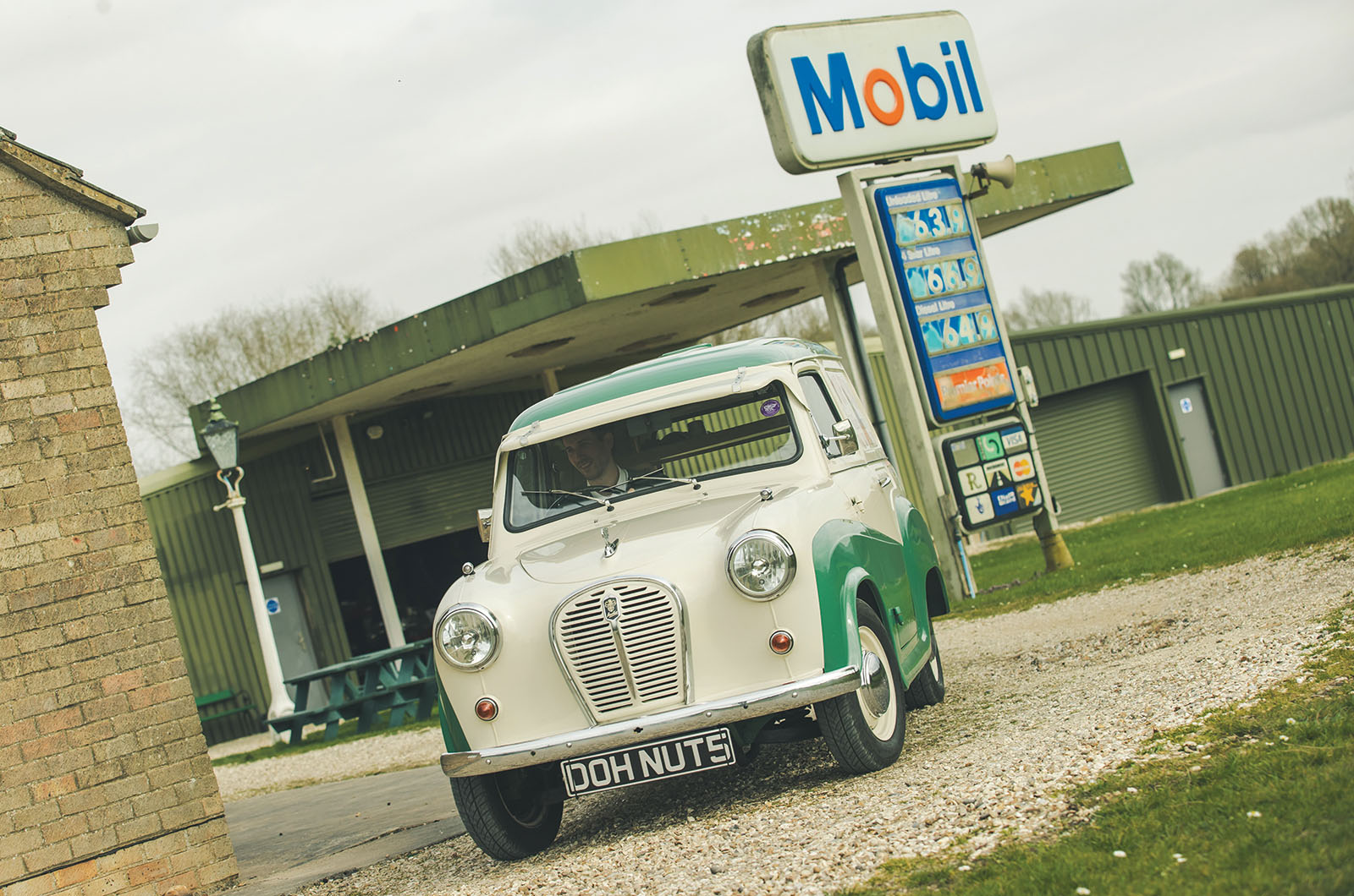 Classic & Sports Car – Wallace & Gromit’s Austin A35: a labour of loaf