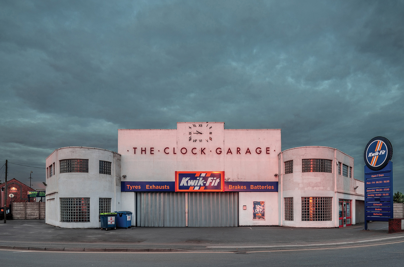 Classic & Sports Car – Motoring art: Philip Butler