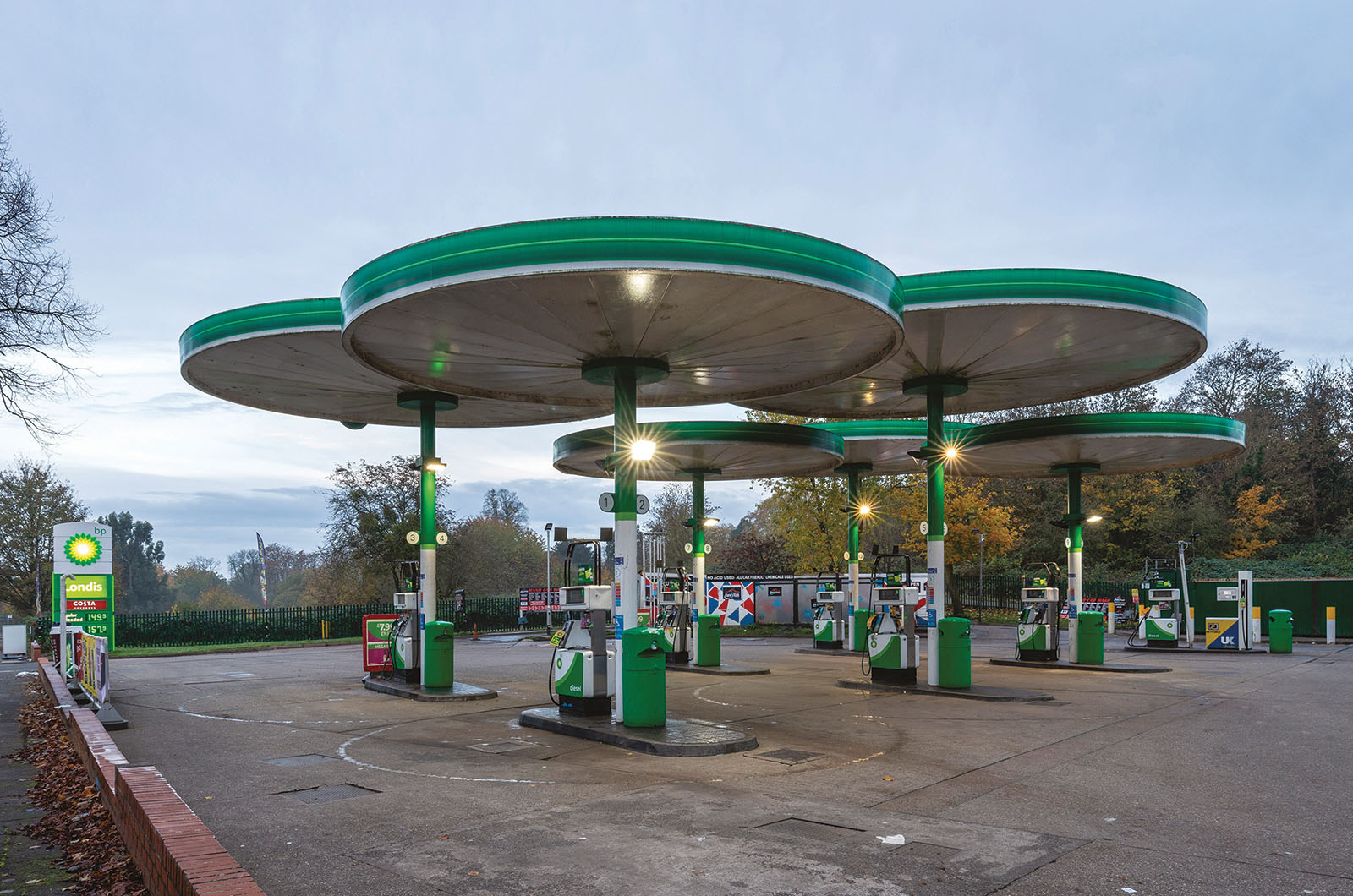 Classic & Sports Car – Motoring art: Philip Butler