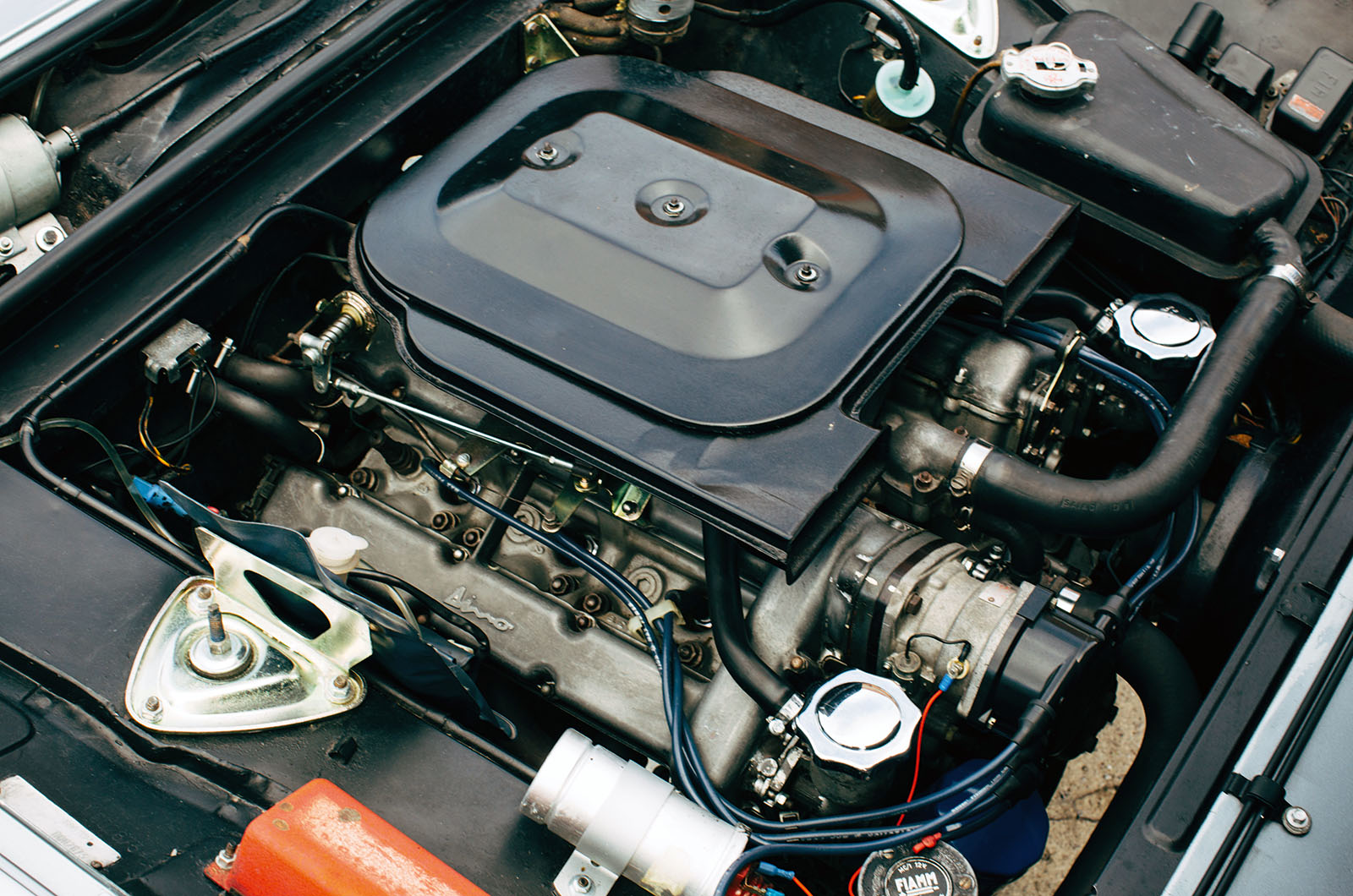 Classic & Sports Car – Fiat Dino Coupé and Spider: Maranello meets Turin