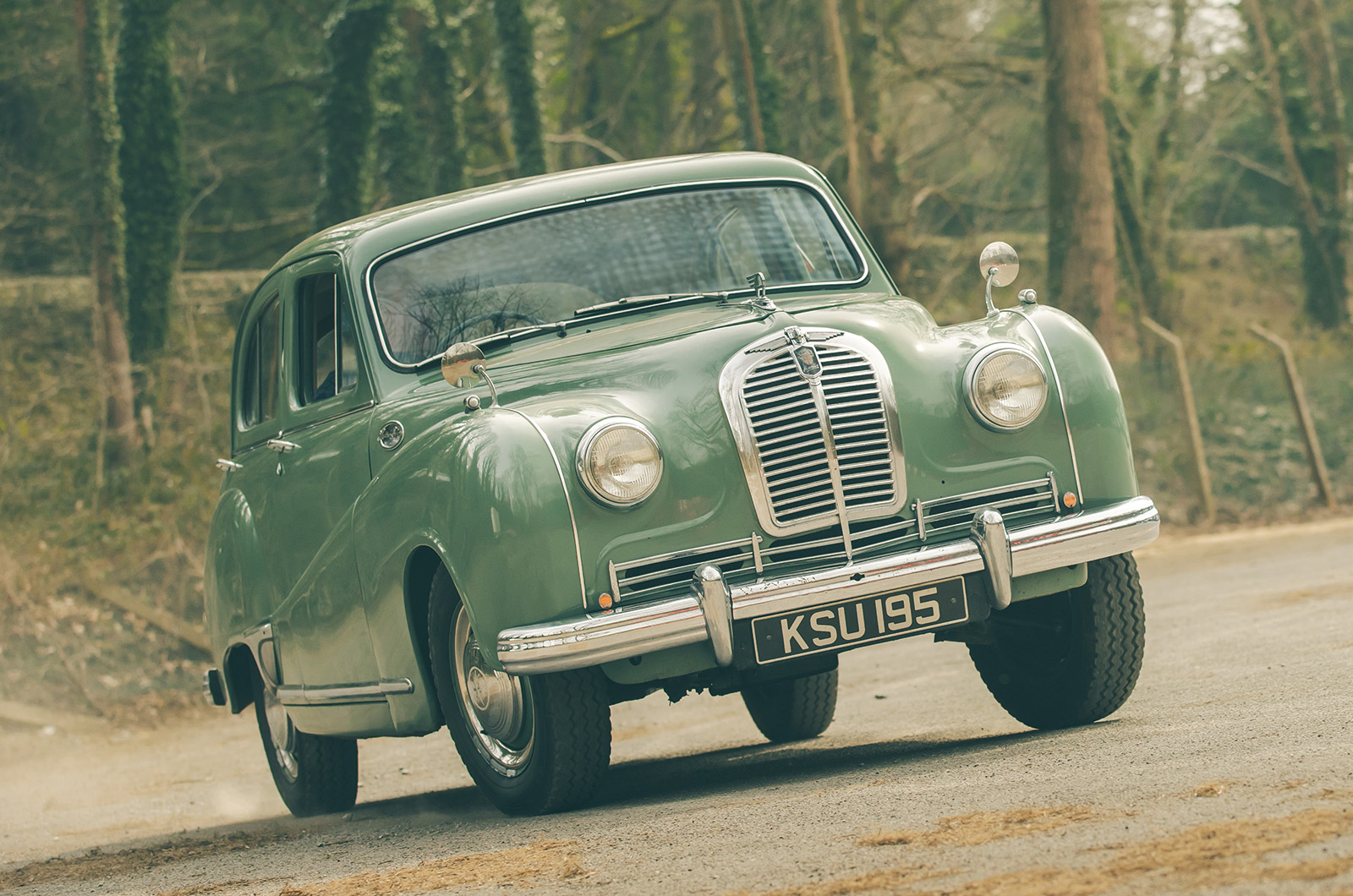 Classic & Sports Car – Standard Vanguard vs Austin Hereford: a life more ordinary