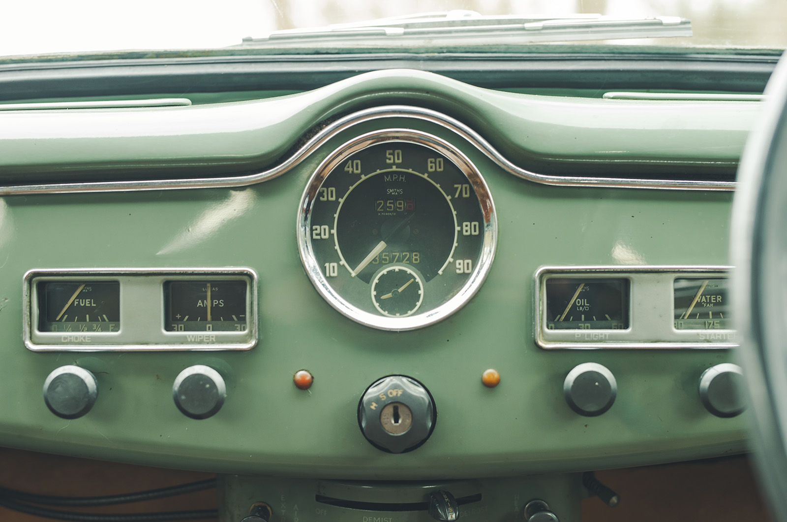 Classic & Sports Car – Standard Vanguard vs Austin Hereford: a life more ordinary