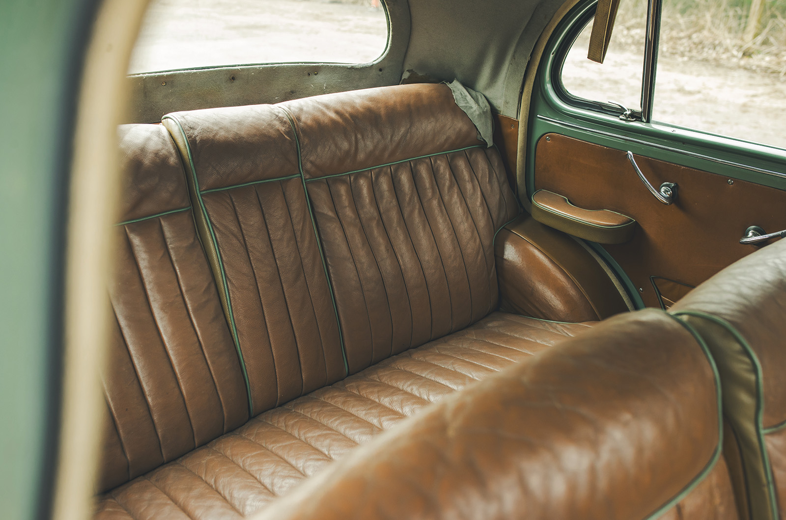 Classic & Sports Car – Standard Vanguard vs Austin Hereford: a life more ordinary