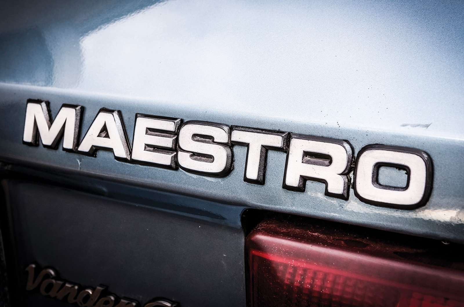 Classic & Sports Car – Austin Maestro Vanden Plas vs Ford Escort Ghia: blue-collar heroes