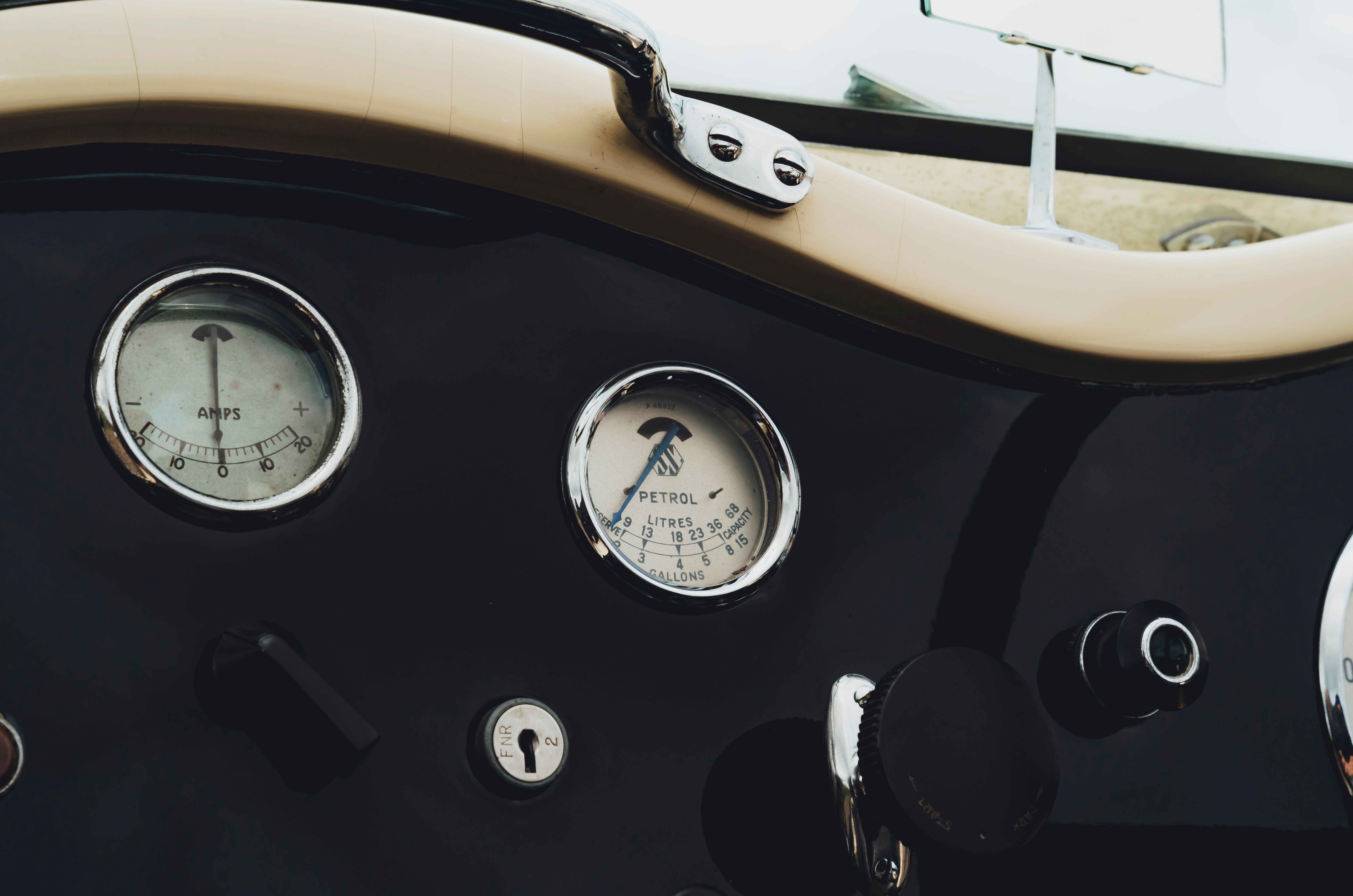 Classic & Sports Car – BMW 328 vs SS Jaguar 100: great expectations