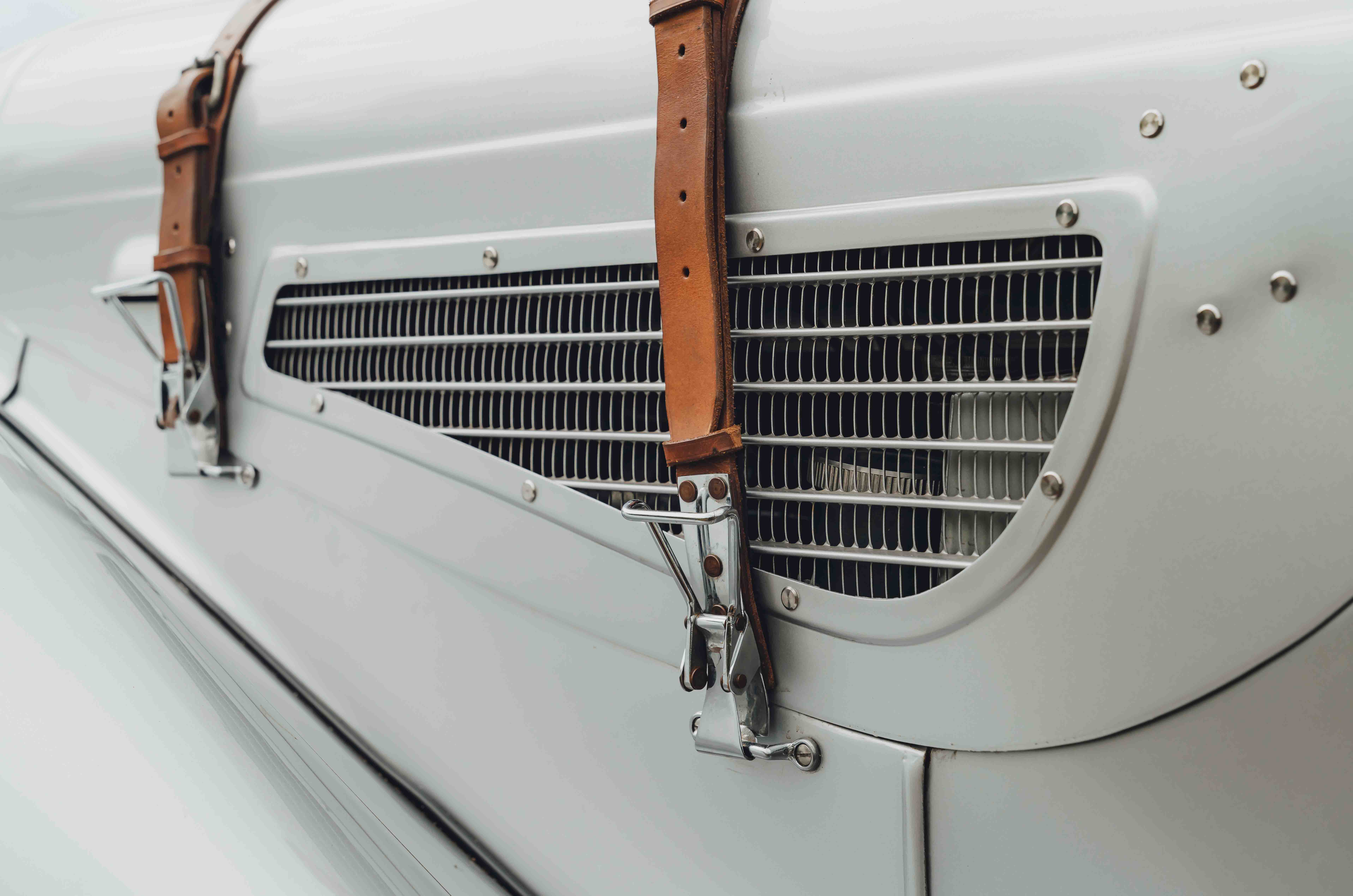 Classic & Sports Car – BMW 328 vs SS Jaguar 100: great expectations