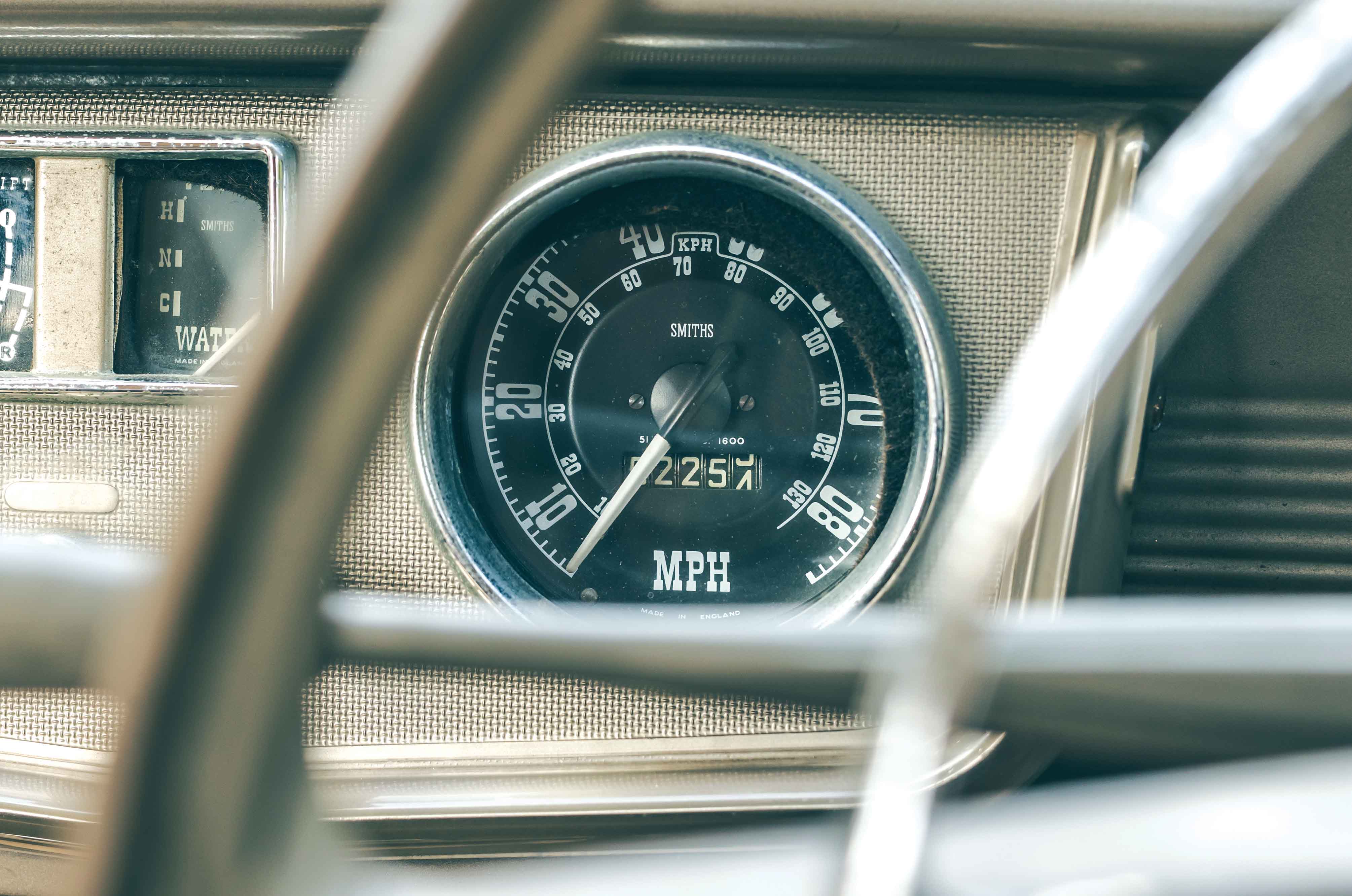 Classic & Sports Car – Hillman Minx Californian: a ray of sunshine