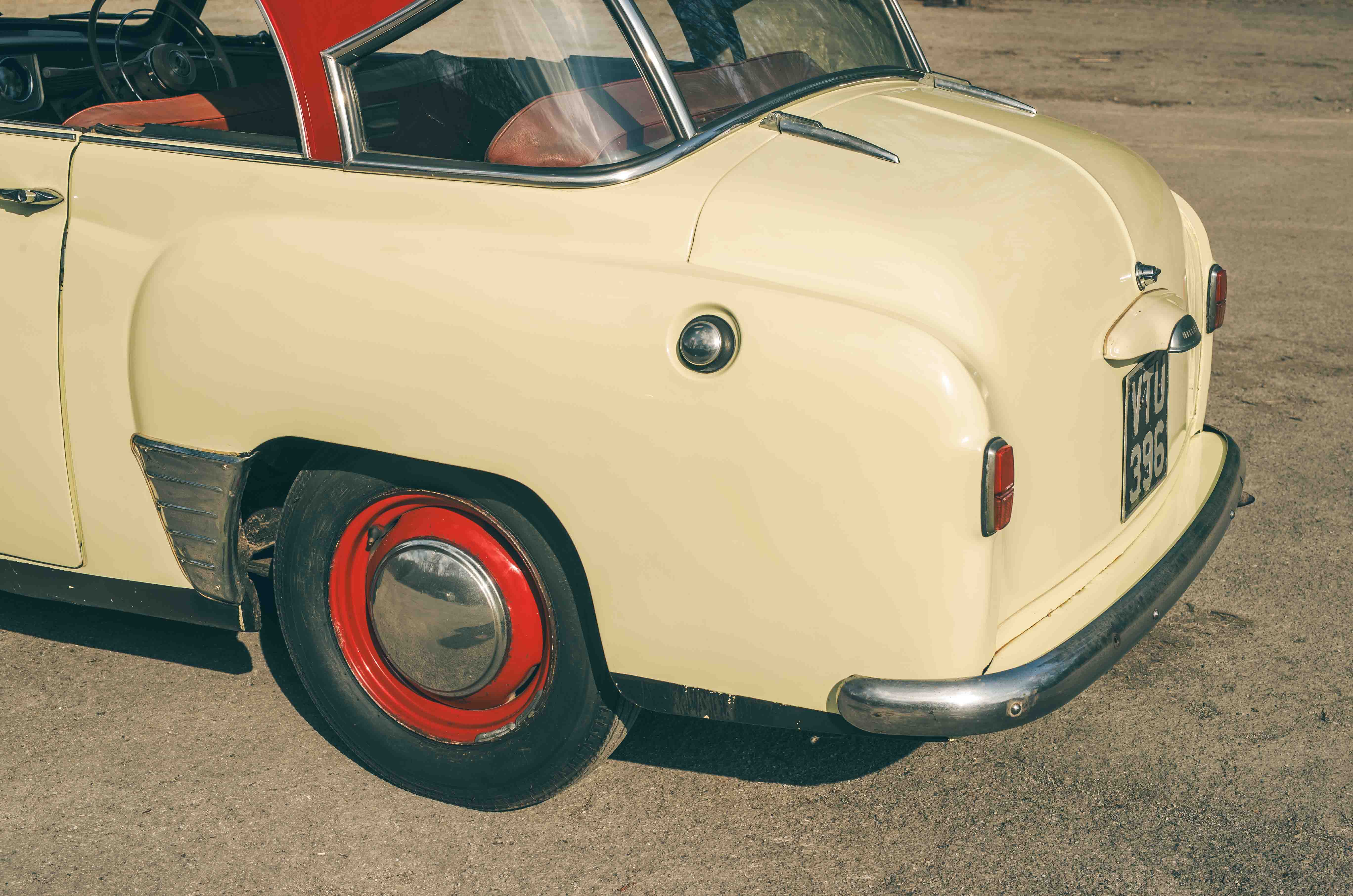 Classic & Sports Car – Hillman Minx Californian: a ray of sunshine