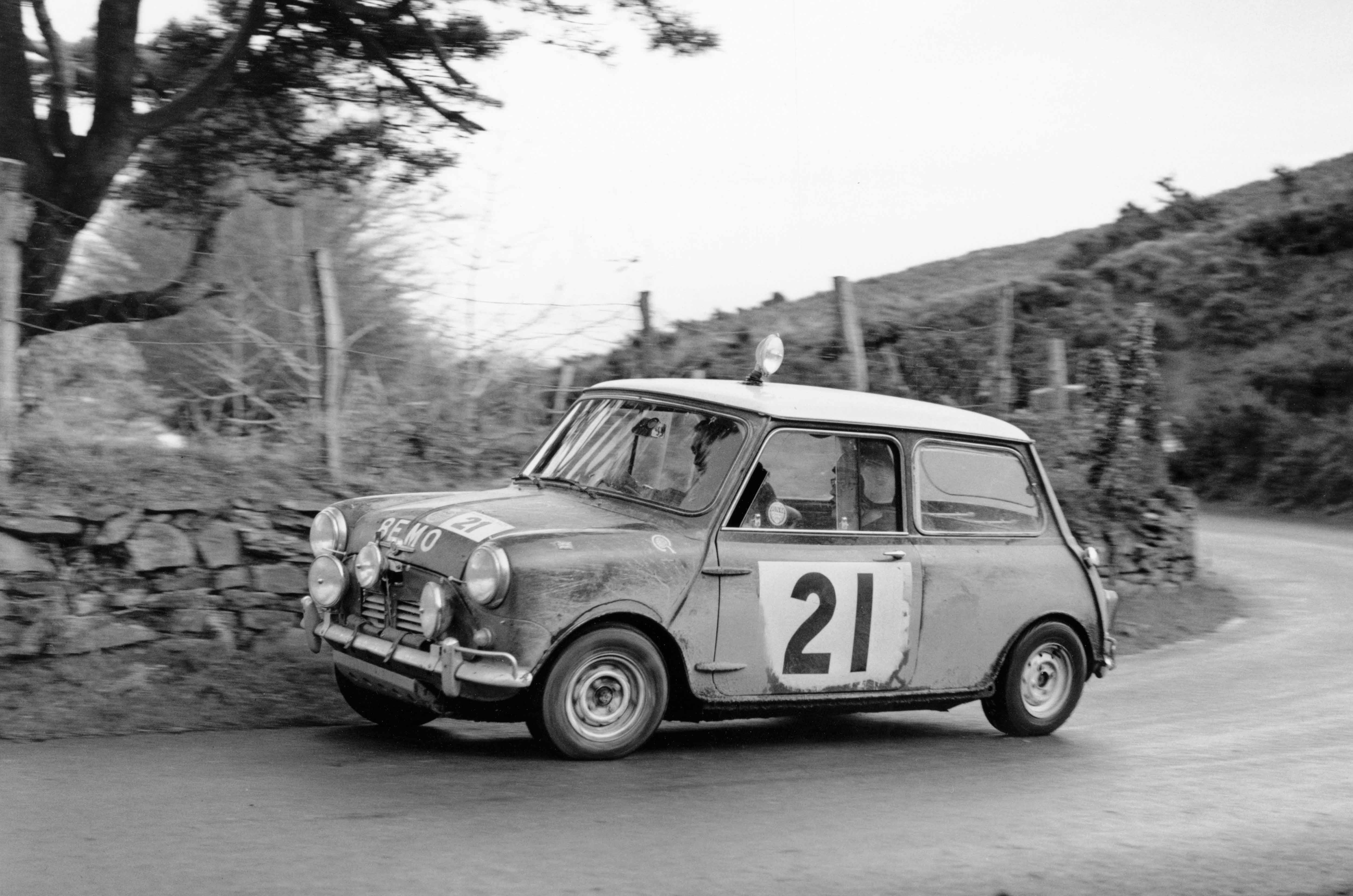 Classic & Sports Car – Mini Cooper ‘S’: small soldier
