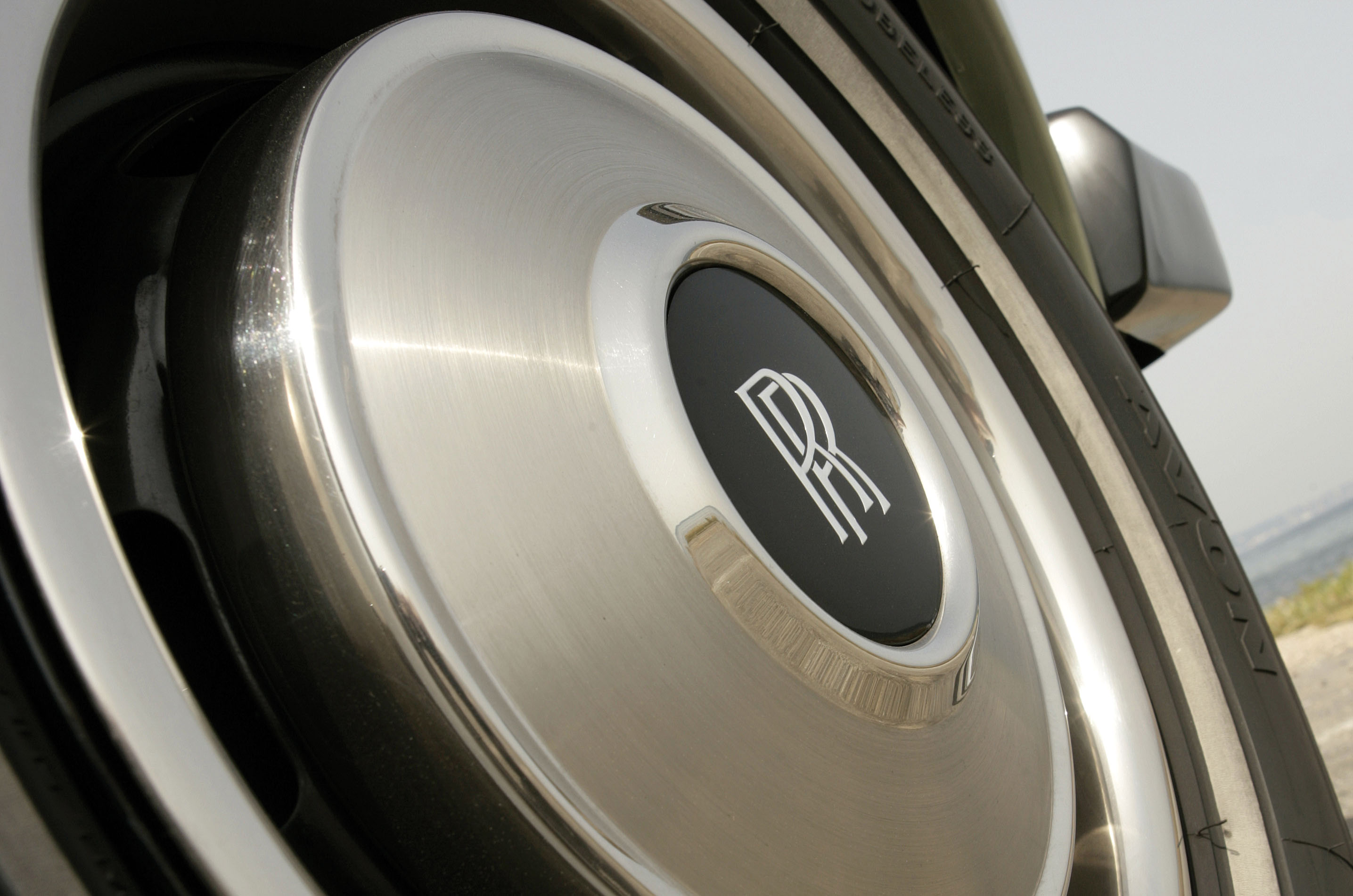 Classic & Sports Car – Rolls-Royce Corniche: the Riviera touch