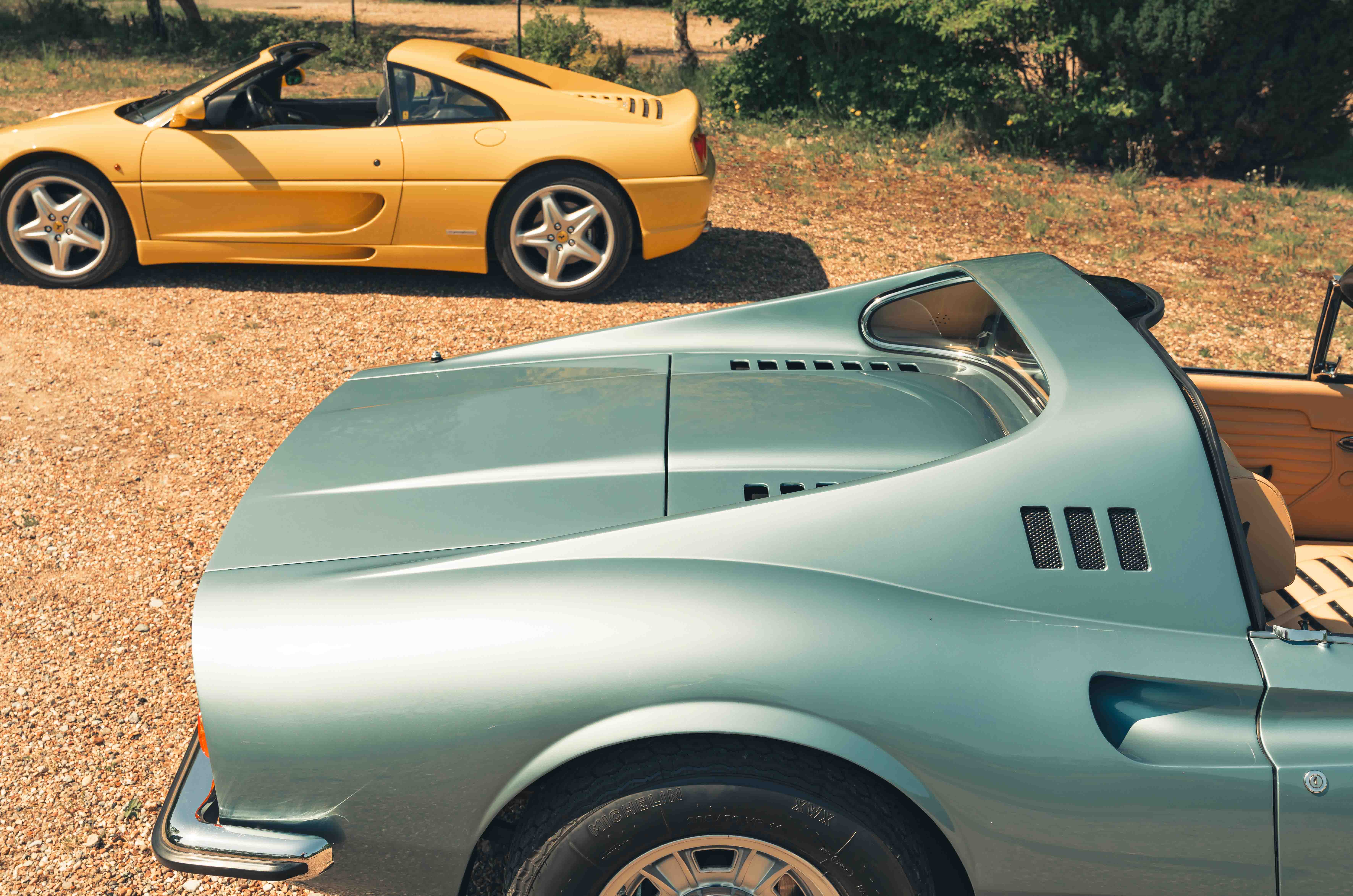 Classic & Sports Car – Dino 246GTS vs Ferrari F355GTS: benchmark babies