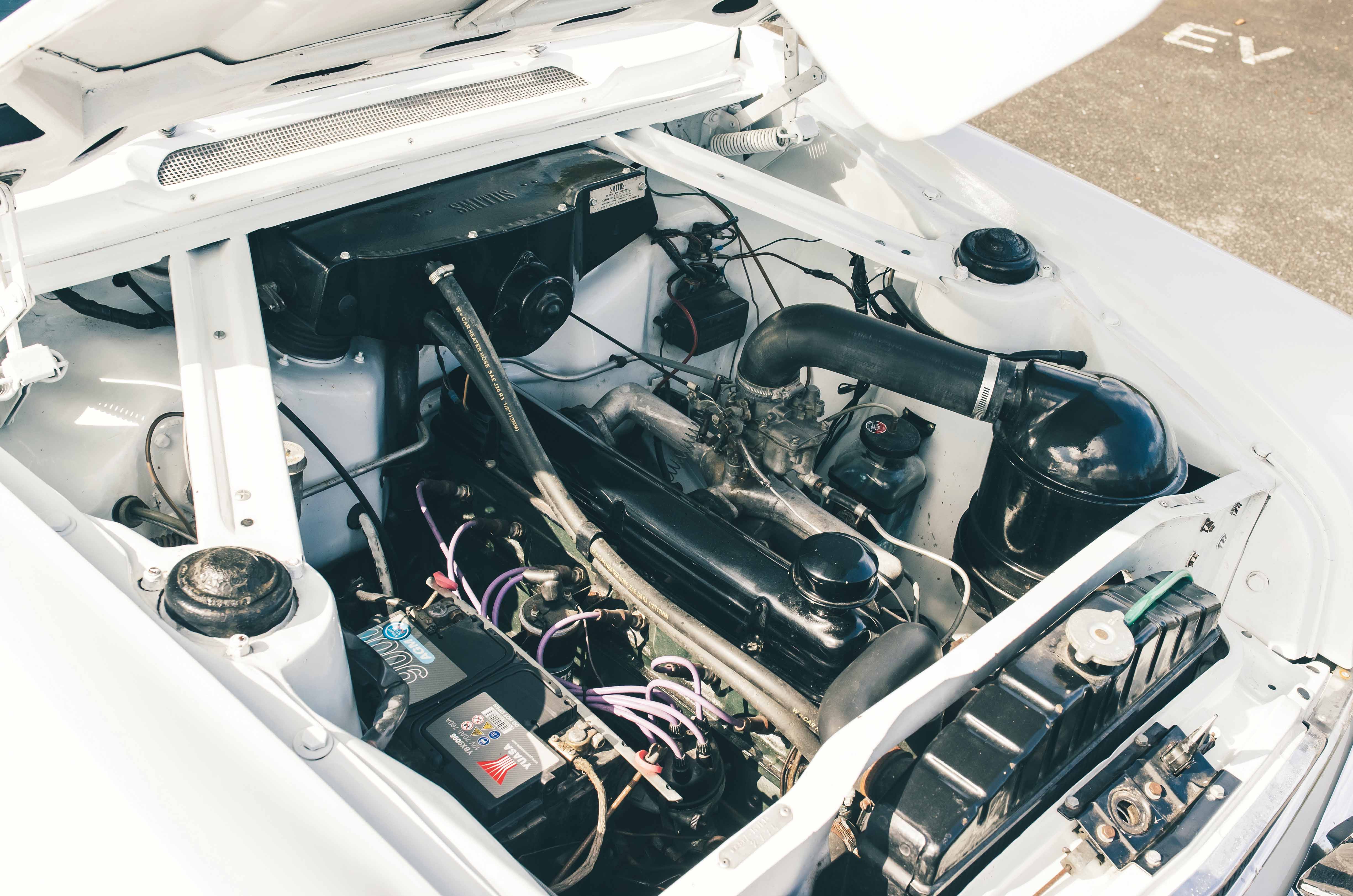 Classic & Sports Car – Ford vs Vauxhall vs Austin vs Standard: Brits with transatlantic flavour