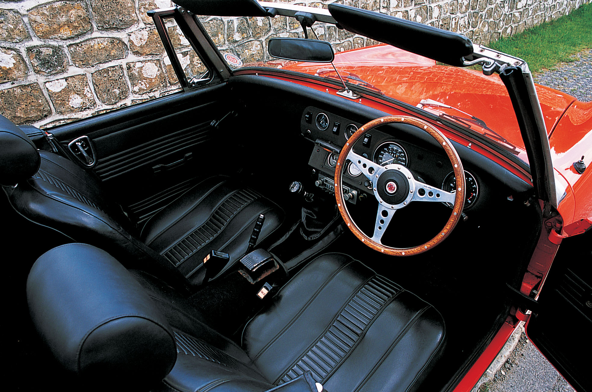 Classic & Sports Car – MG Midget MkI, MkIII and 1500: small change