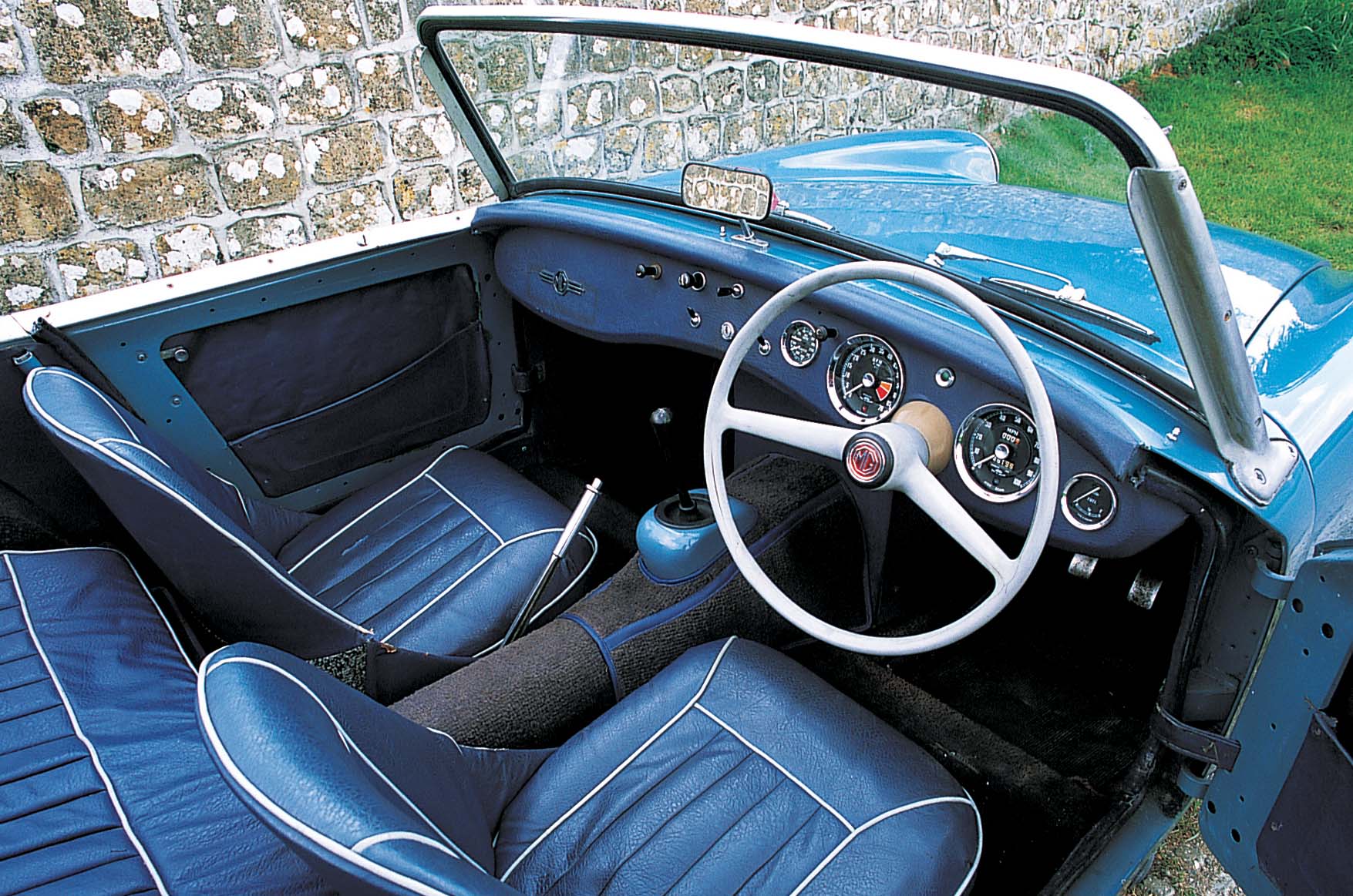 Classic & Sports Car – MG Midget MkI, MkIII and 1500: small change