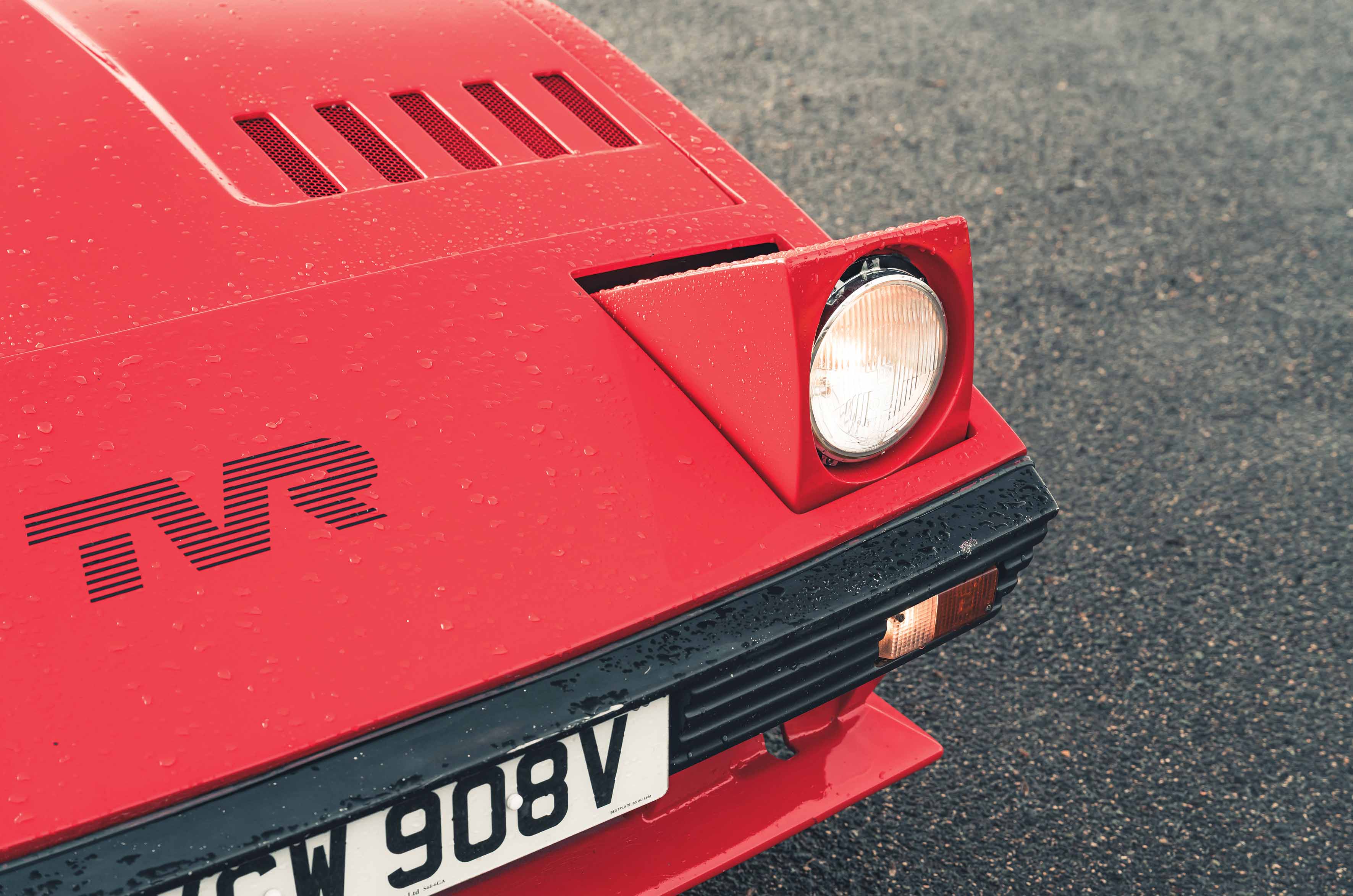 Classic & Sports Car – AC 3000ME vs TVR Tasmin: points to prove