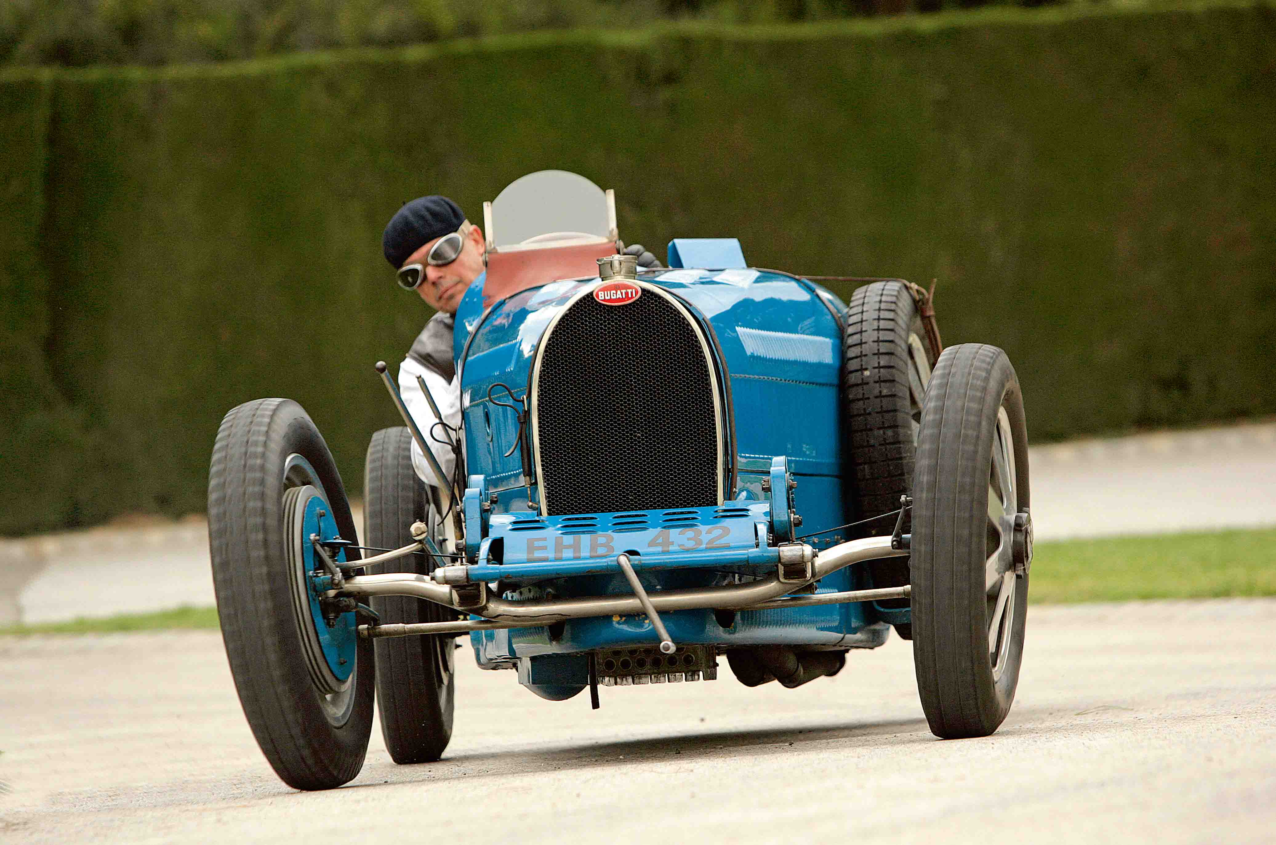 Classic & Sports Car – Bugatti Type 51 Grand Prix vs Type 55: twin-cam cousins