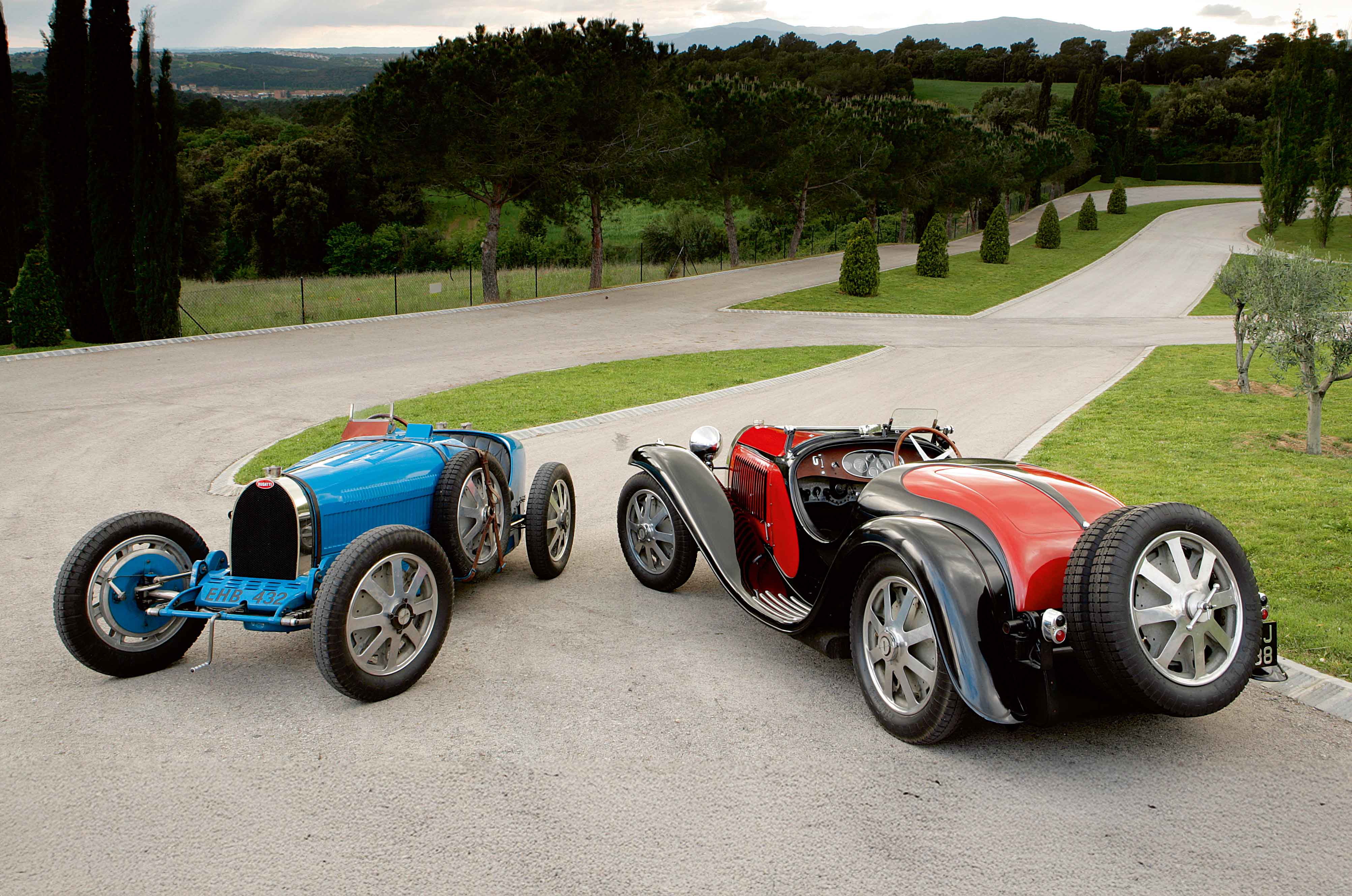 Classic & Sports Car – Bugatti Type 51 Grand Prix vs Type 55: twin-cam cousins