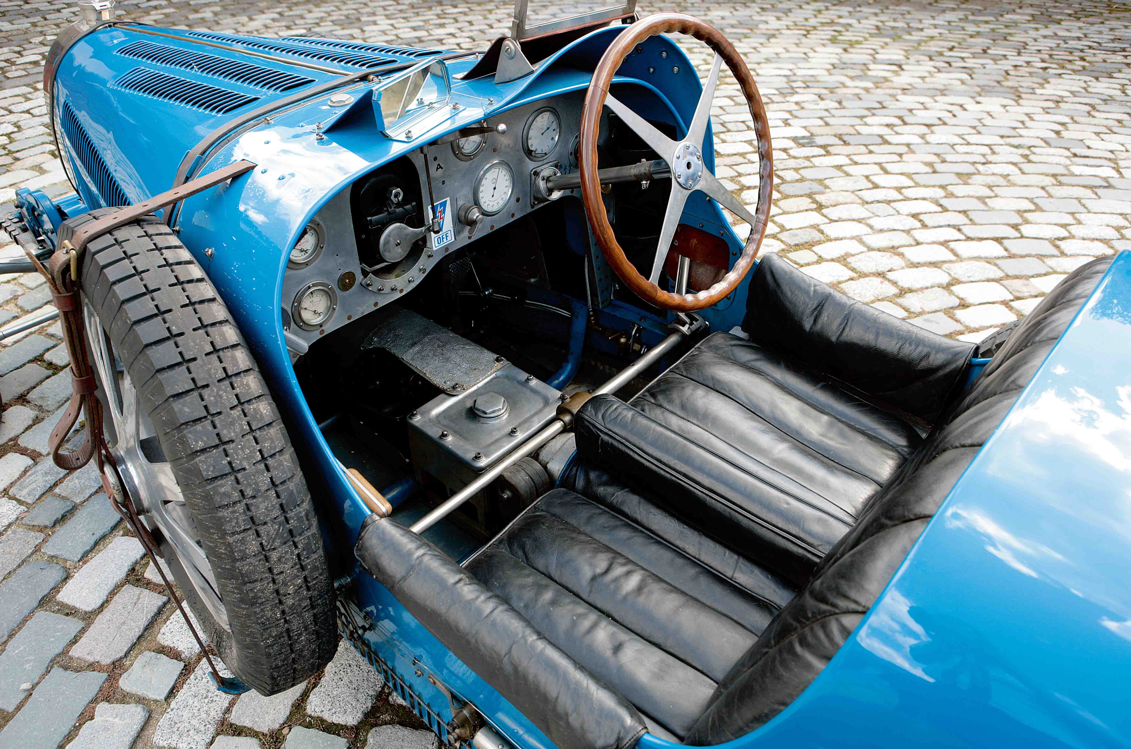 Classic & Sports Car – Bugatti Type 51 Grand Prix vs Type 55: twin-cam cousins