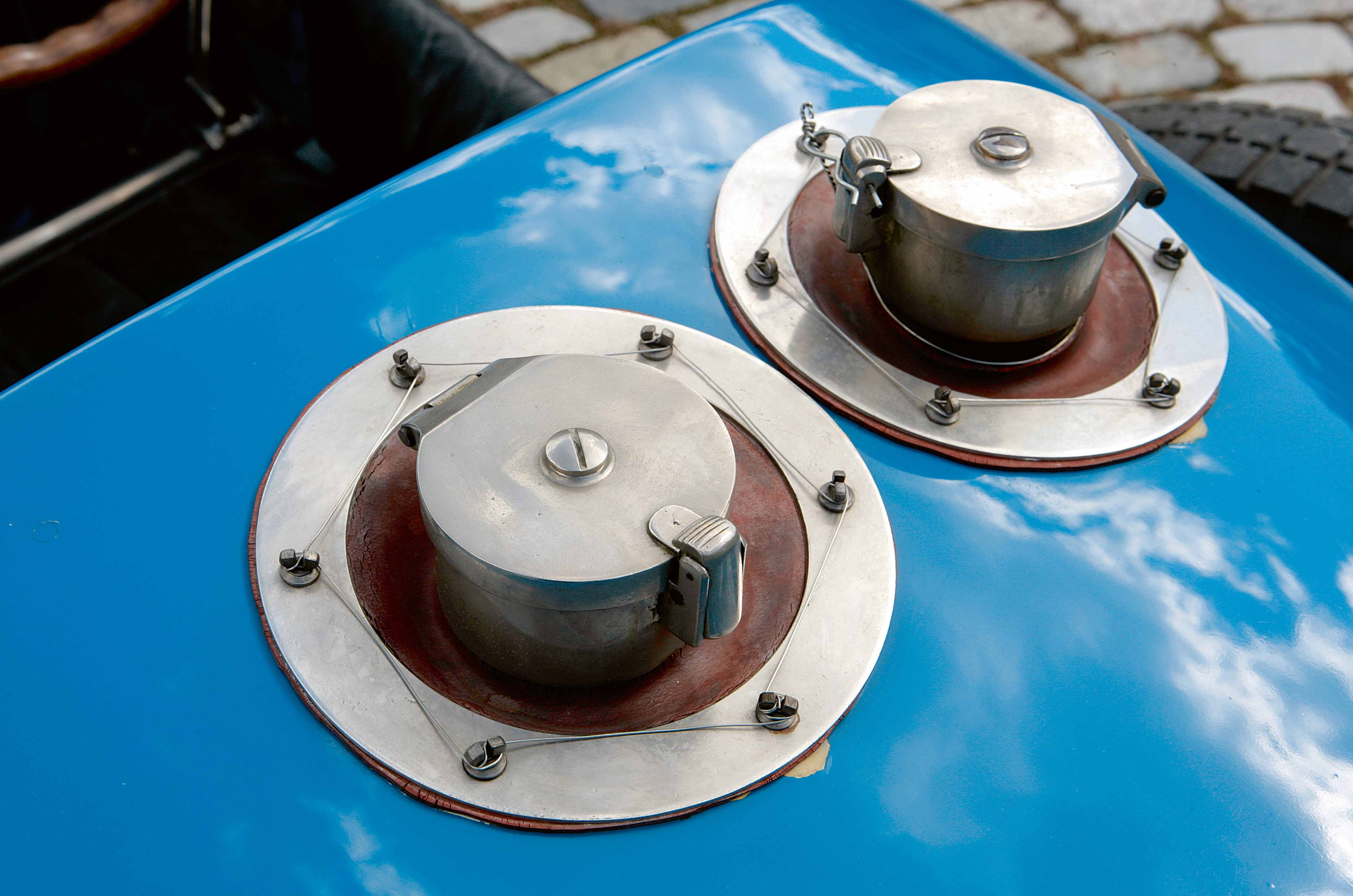 Classic & Sports Car – Bugatti Type 51 Grand Prix vs Type 55: twin-cam cousins
