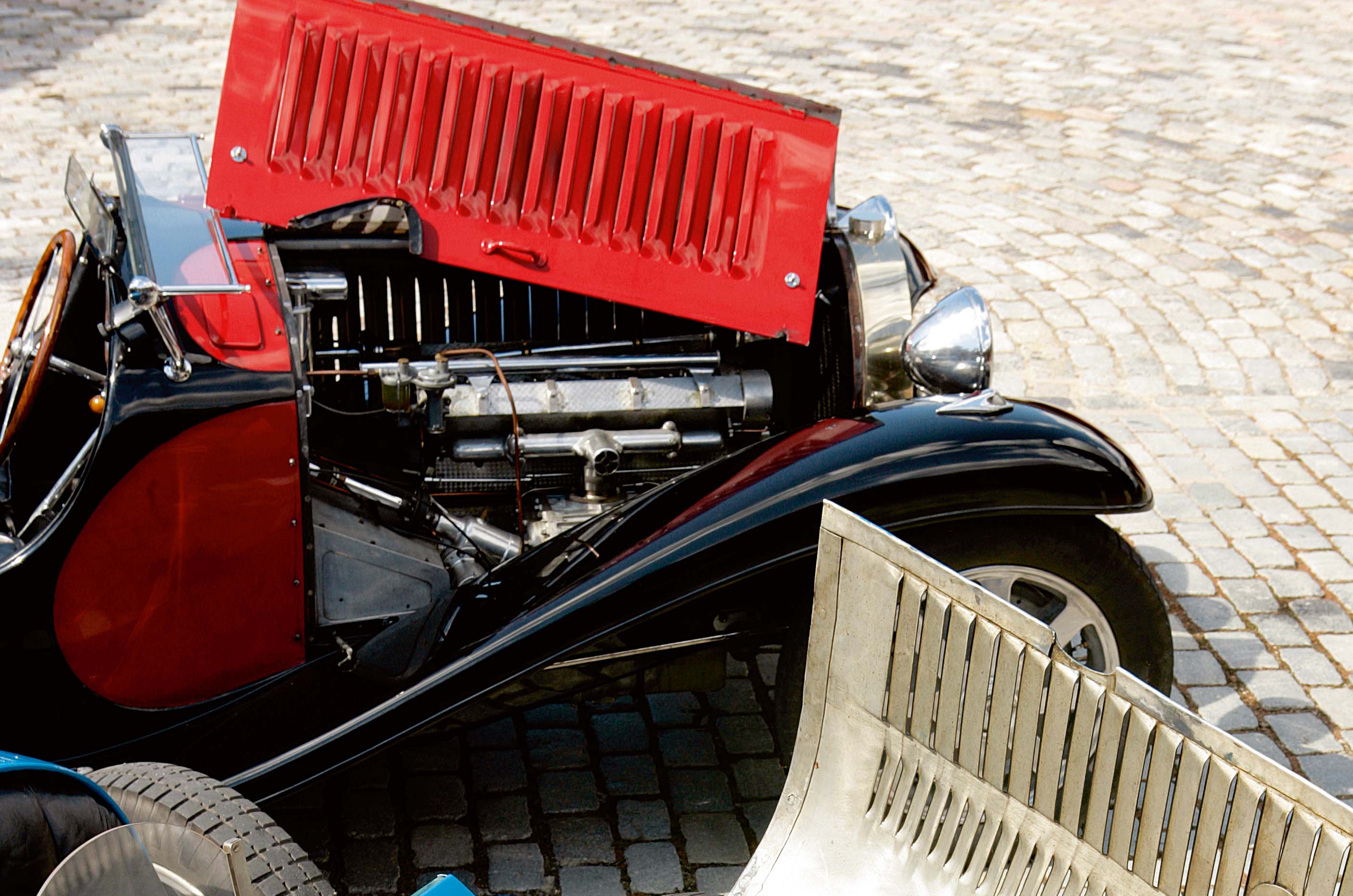 Classic & Sports Car – Bugatti Type 51 Grand Prix vs Type 55: twin-cam cousins