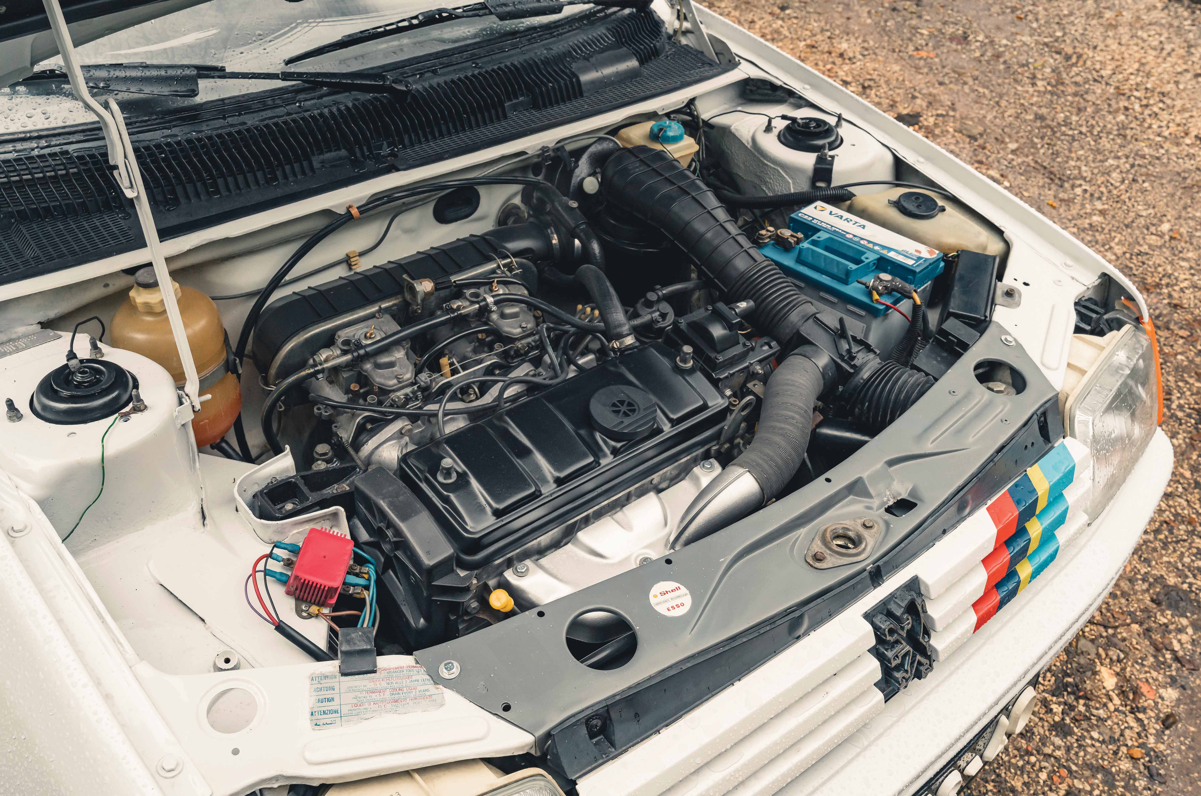 Classic & Sports Car – Peugeot 205 GTI vs 205 Rallye: sibling rivalry