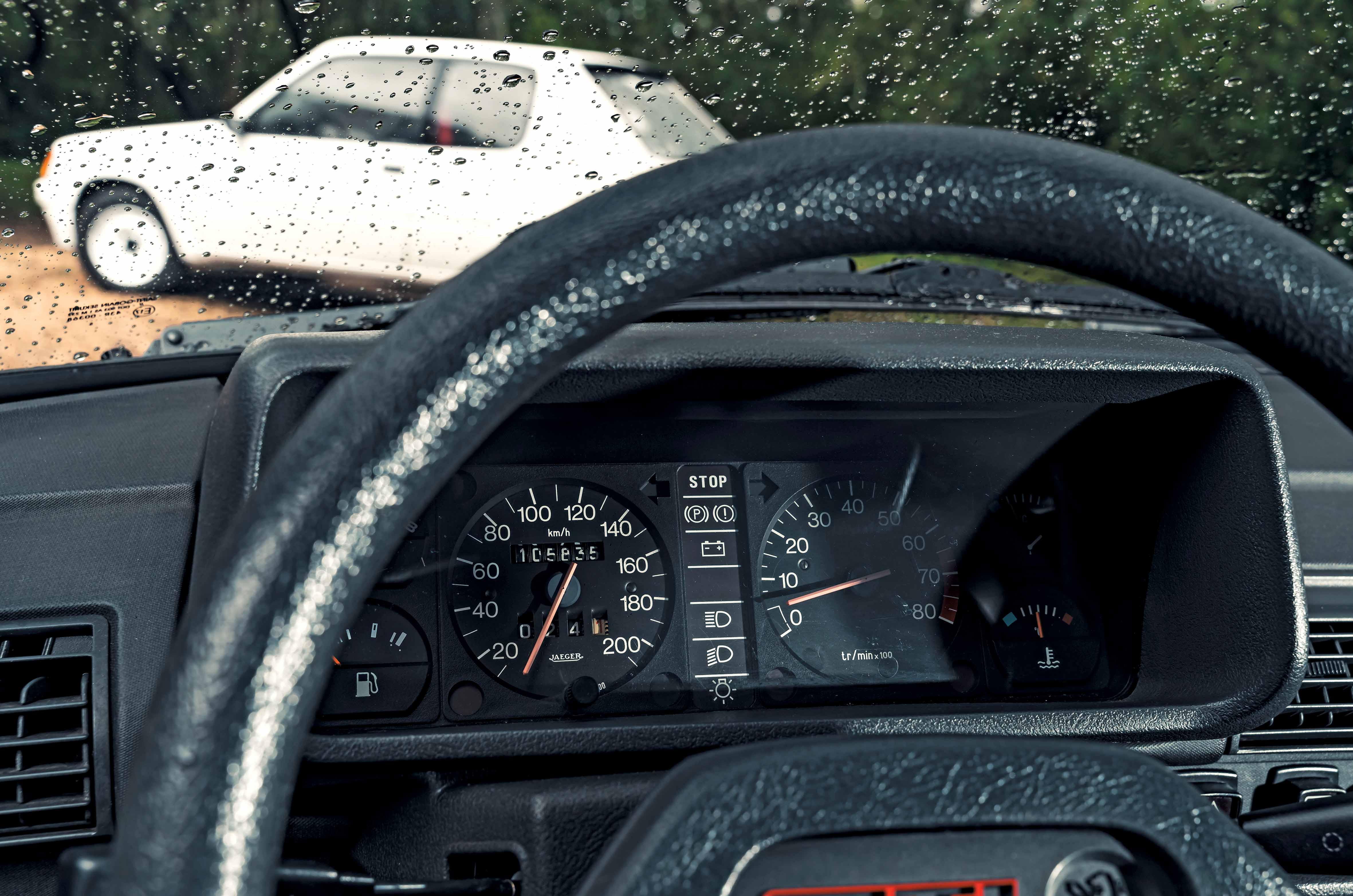 Classic & Sports Car – Peugeot 205 GTI vs 205 Rallye: sibling rivalry