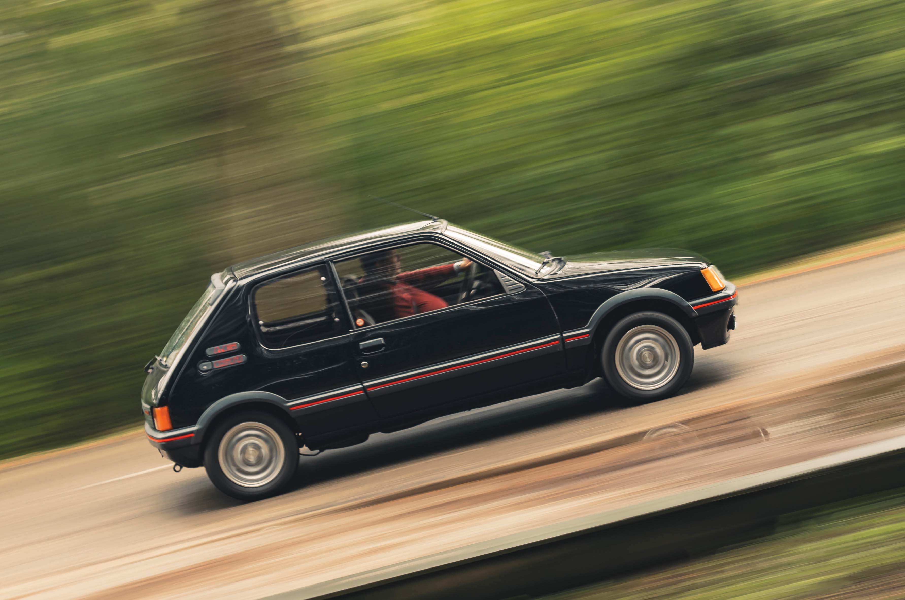 Classic & Sports Car – Peugeot 205 GTI vs 205 Rallye: sibling rivalry