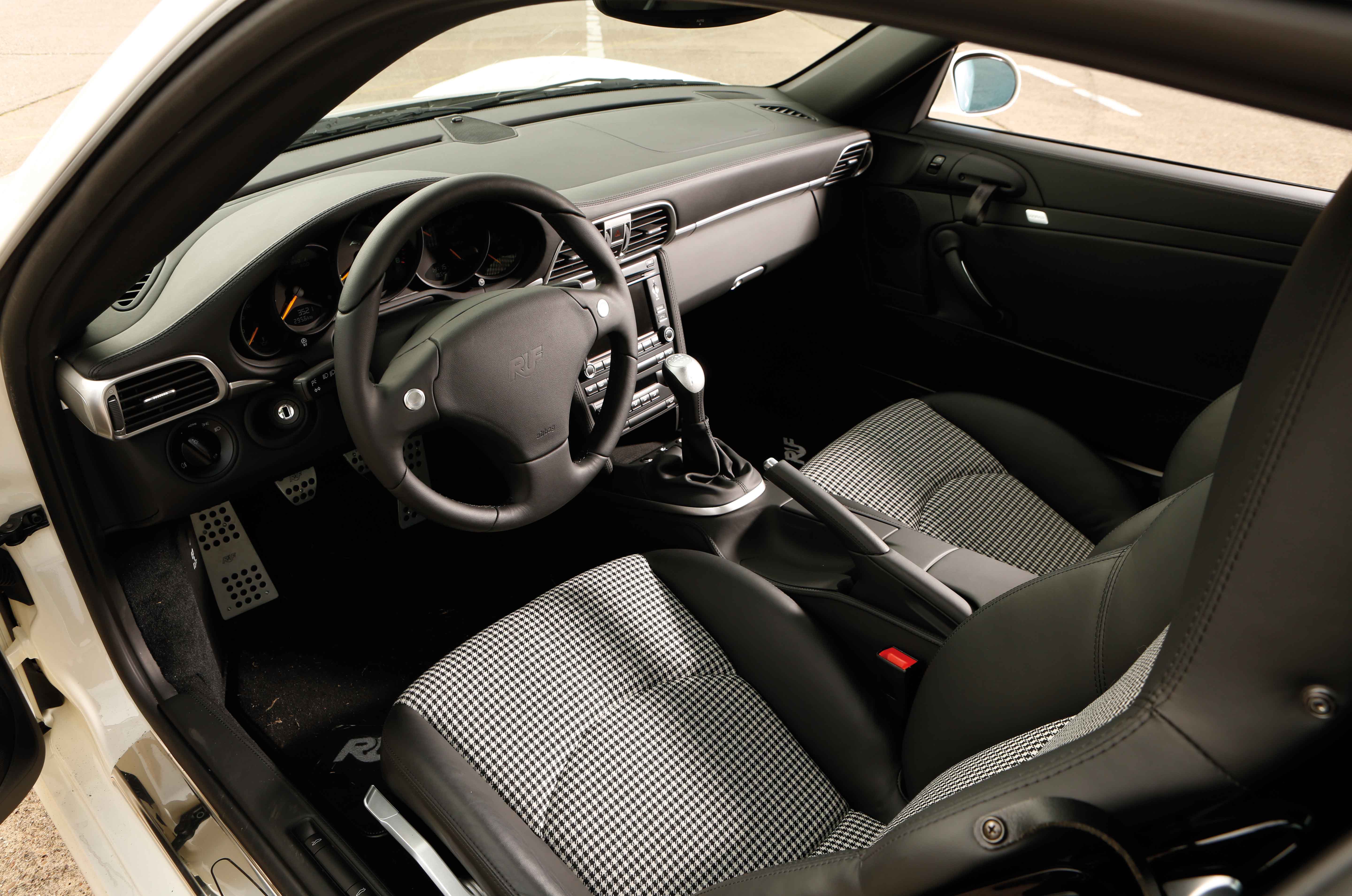 Classic & Sports Car – Ruf CTR to Rt12R: the Porsche 911 turned up to 11