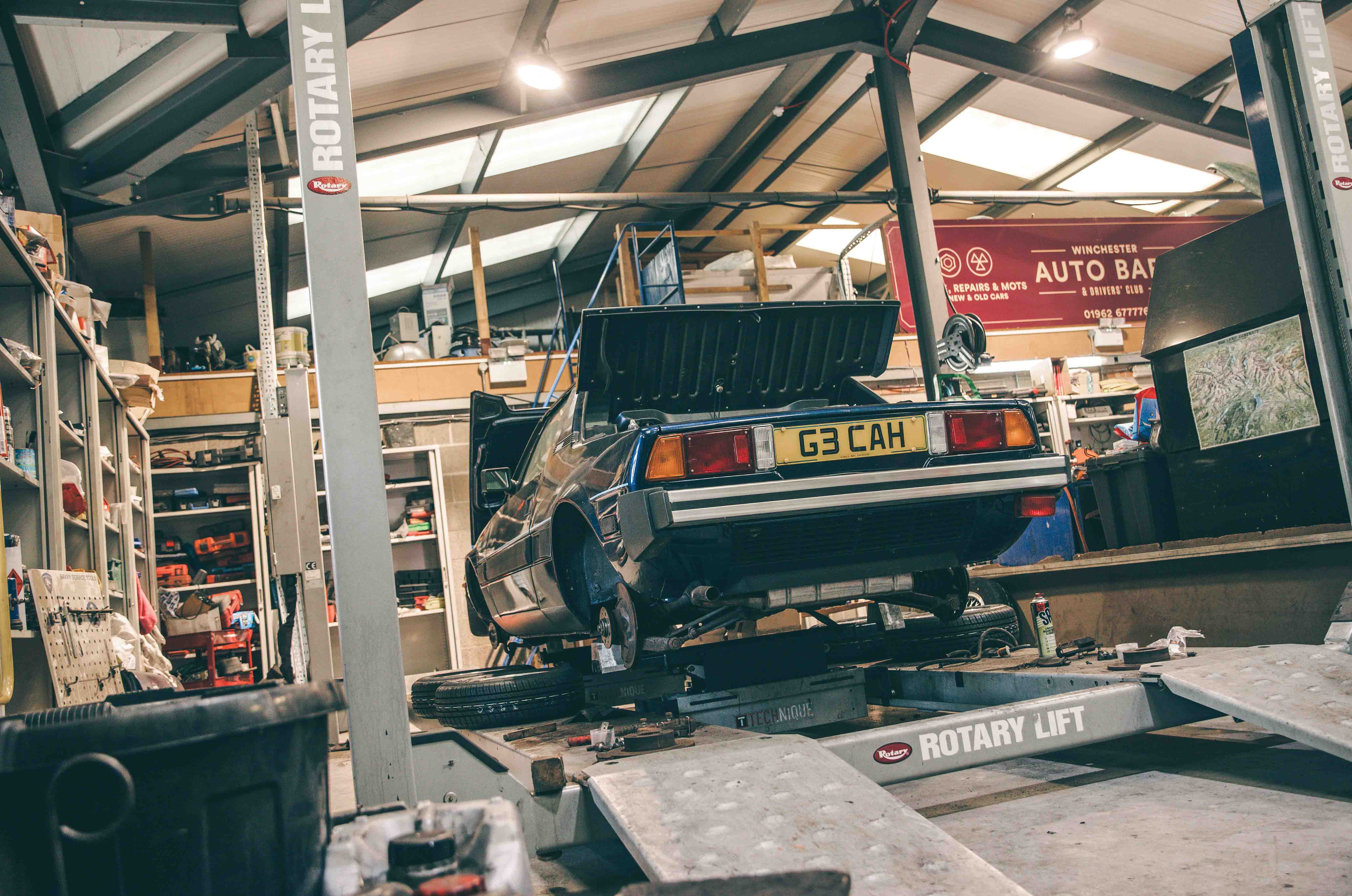 Classic & Sports Car – The specialist: Winchester Auto Barn & Drivers’ Club